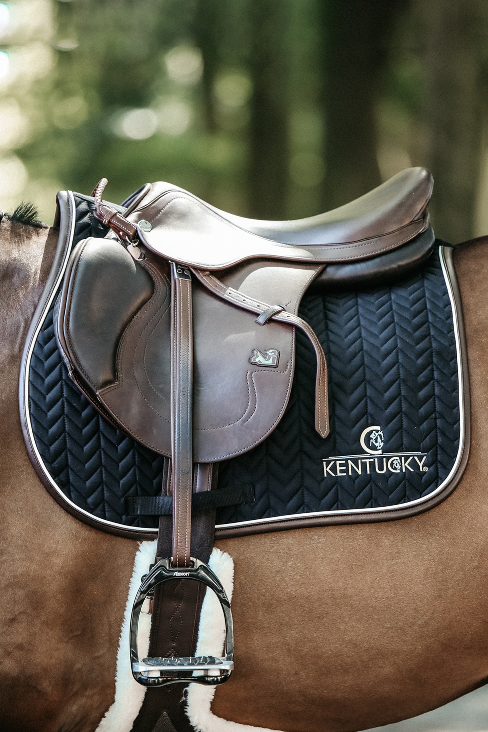 Kentucky Horsewear Saddle Pad Leather Fishbone Jumping -esteratsastussatulahuopa