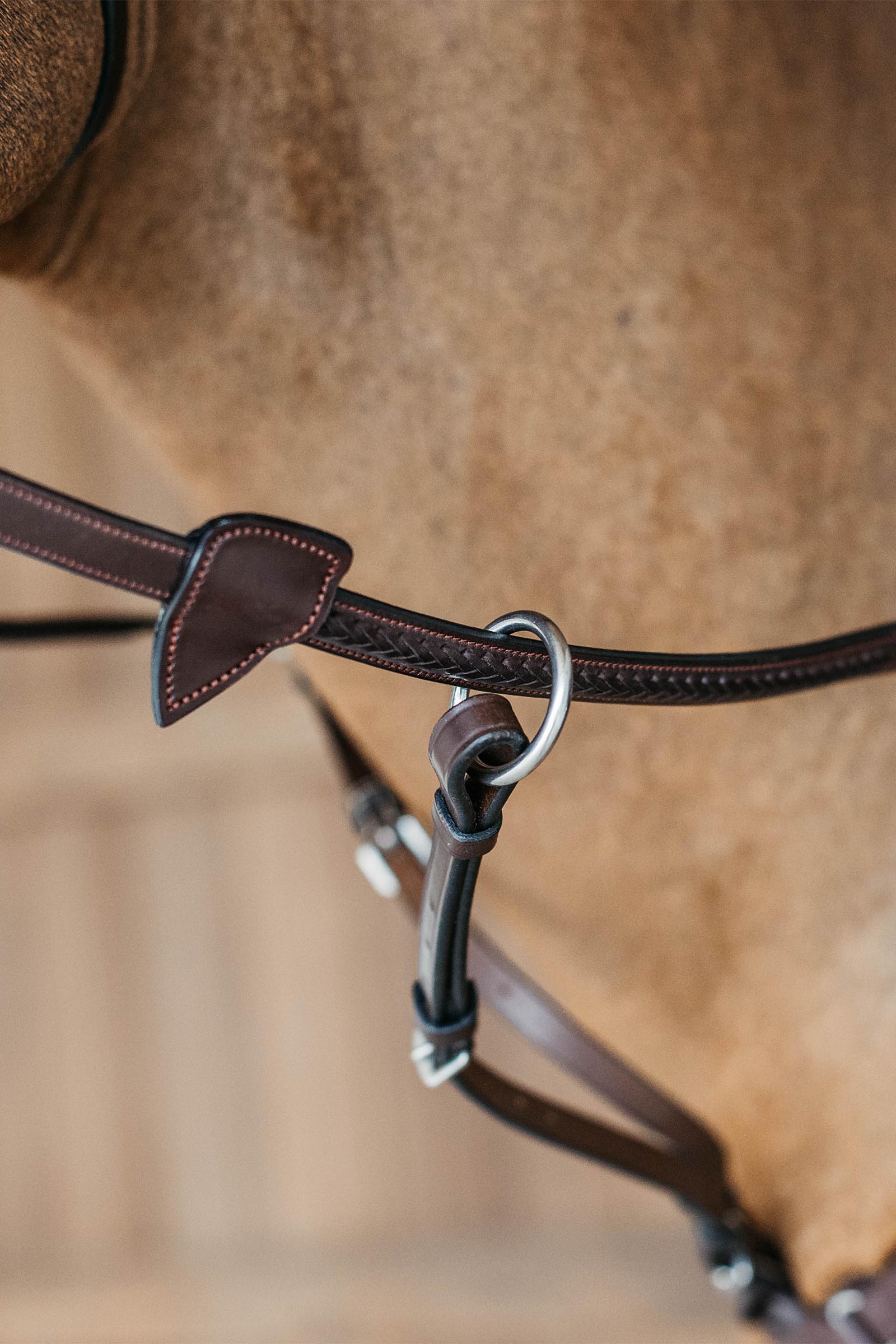 Dy'on New English kumiohjat (13 mm), punottu, 7 nahkalenkill&auml;