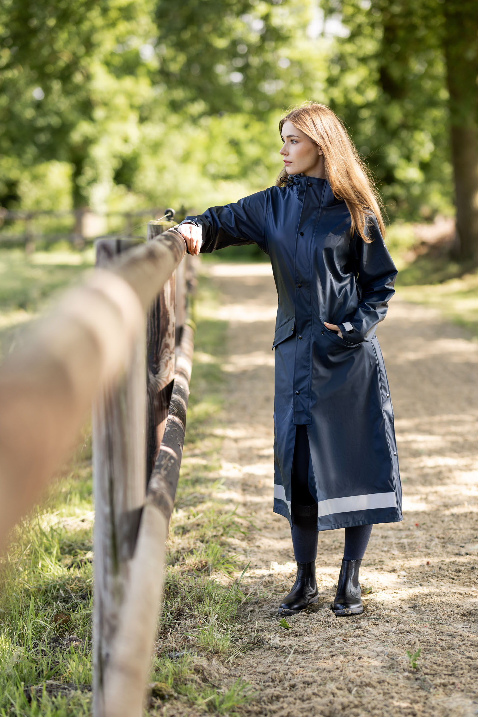 Horze Hazel pitk&auml; sadetakki naisille halkioilla