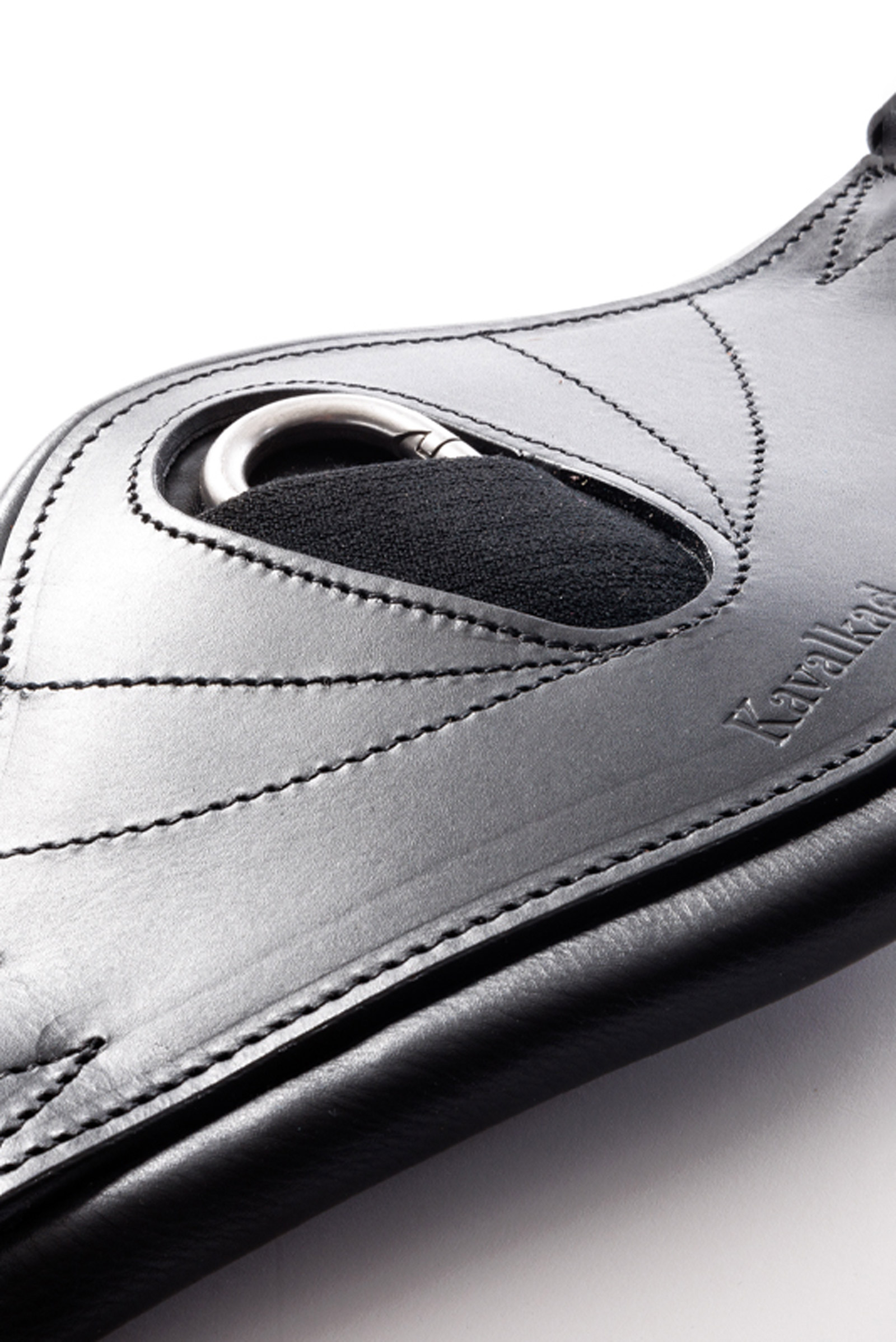 Kavalkade Julius &Ouml;ljytty Nahkainen Lyhyt Vetskari Elastikilla