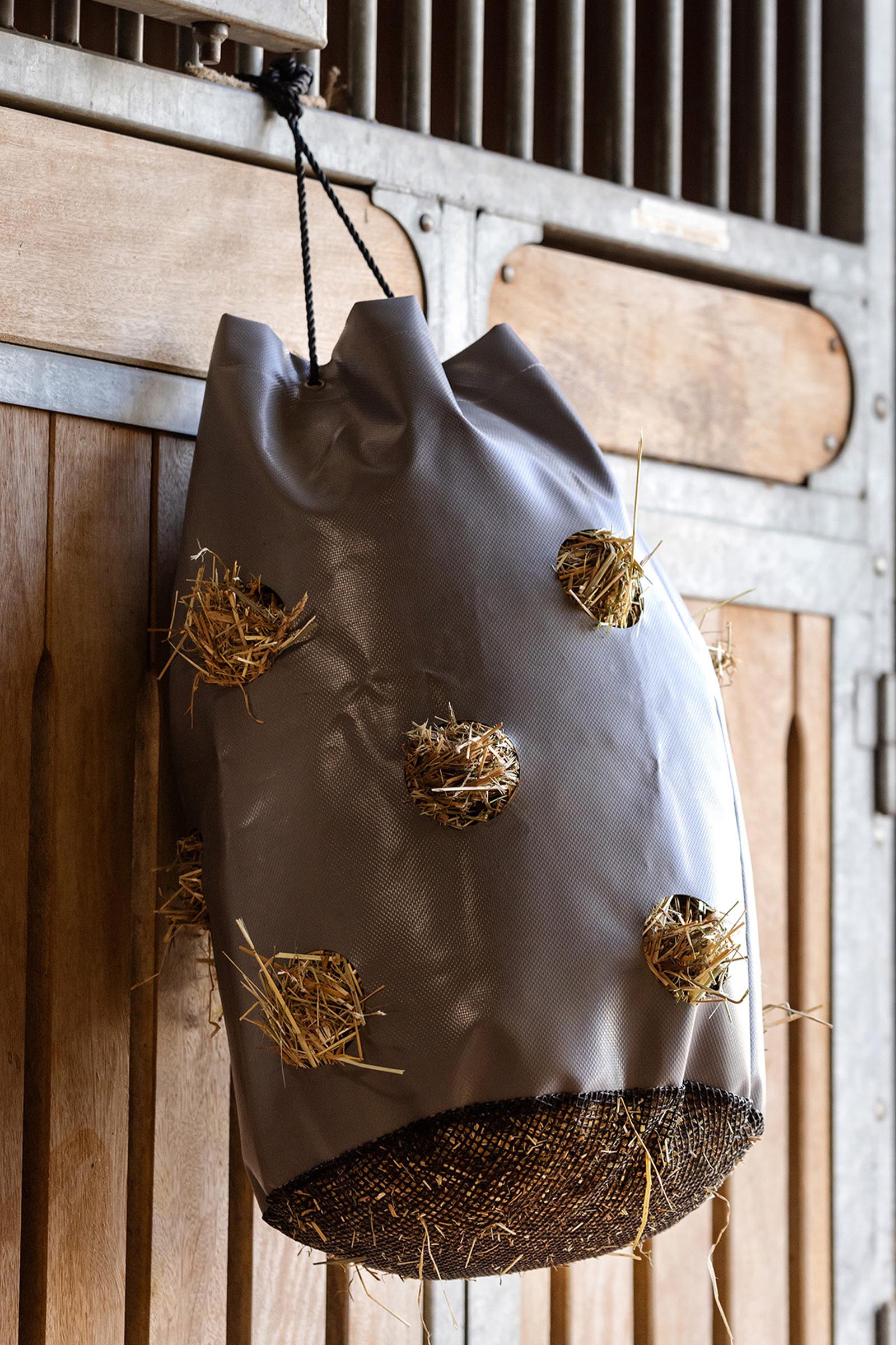 Waldhausen hein&auml;pussi verkkopohjalla