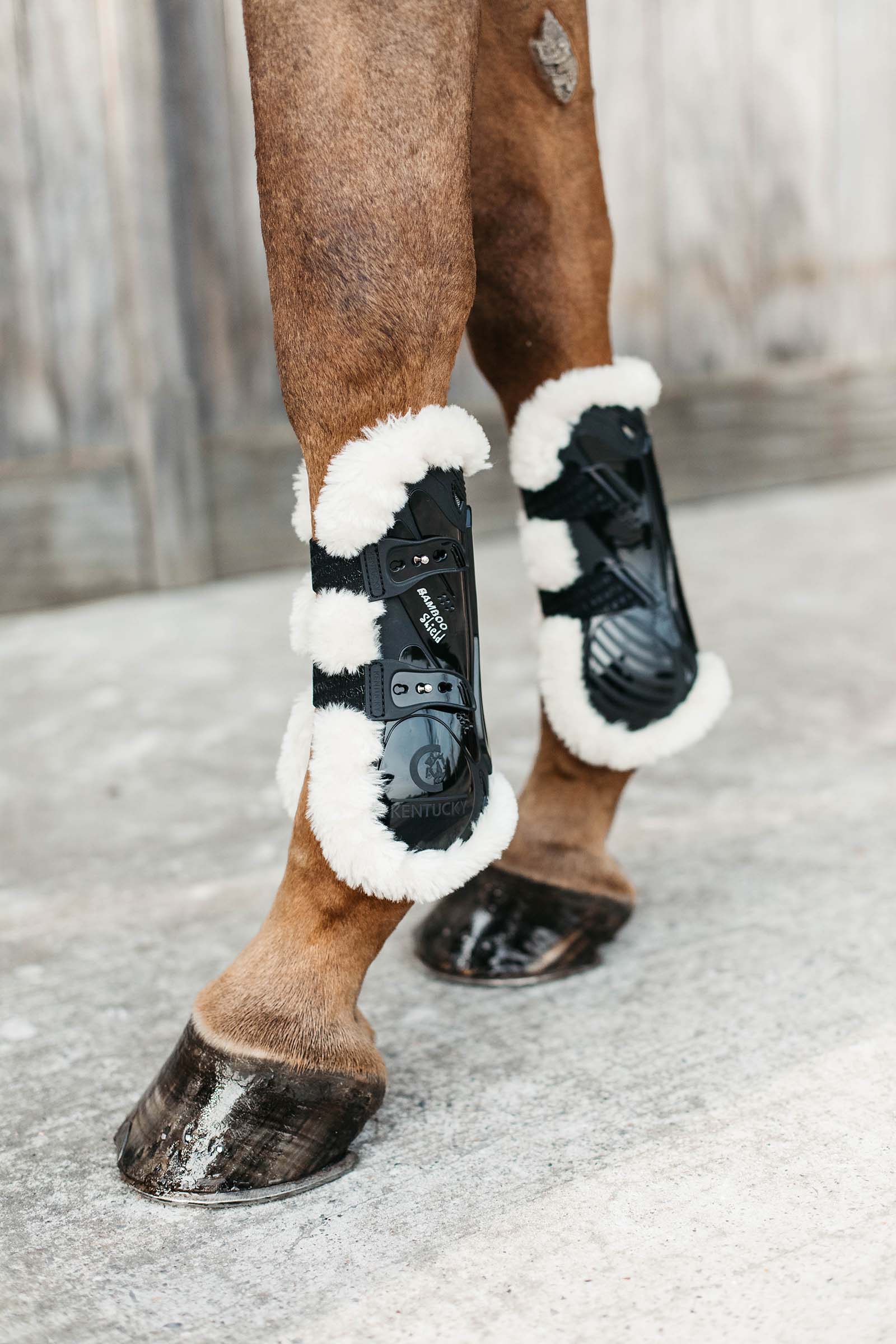 Kentucky Horsewear Vegan Sheepskin Bamboo Elastic jännesuojat