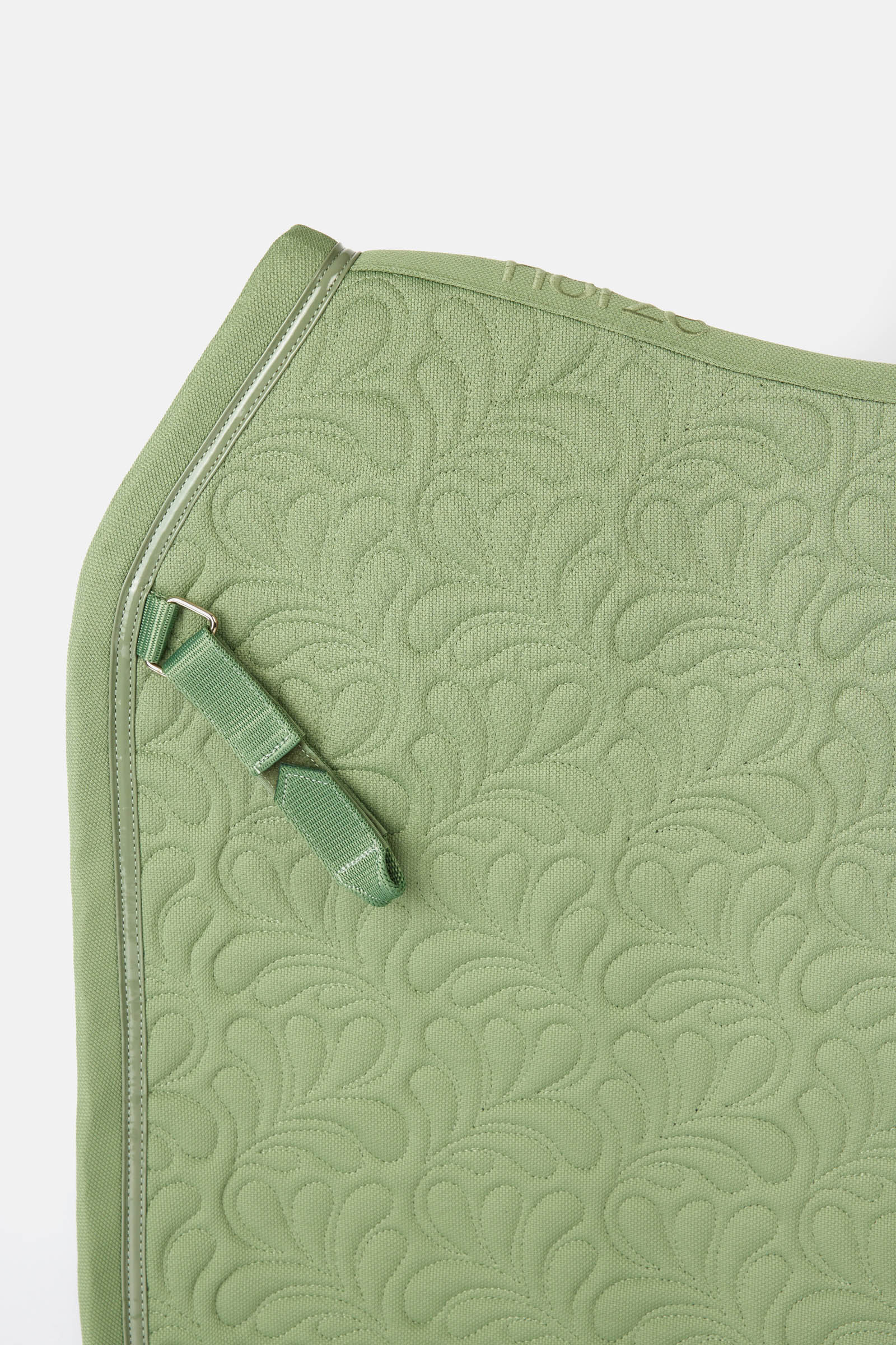 Horze Free Form koulusatulan alusta