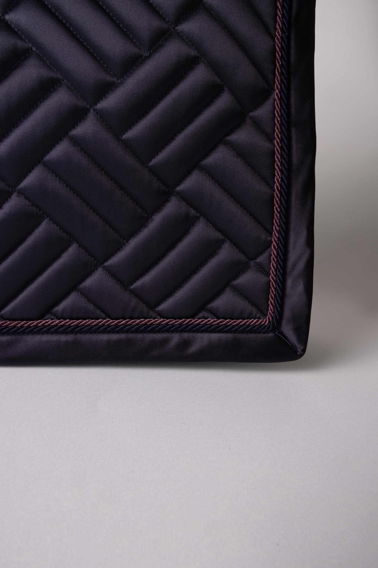 Horze Aachen Koulusatulahuopa