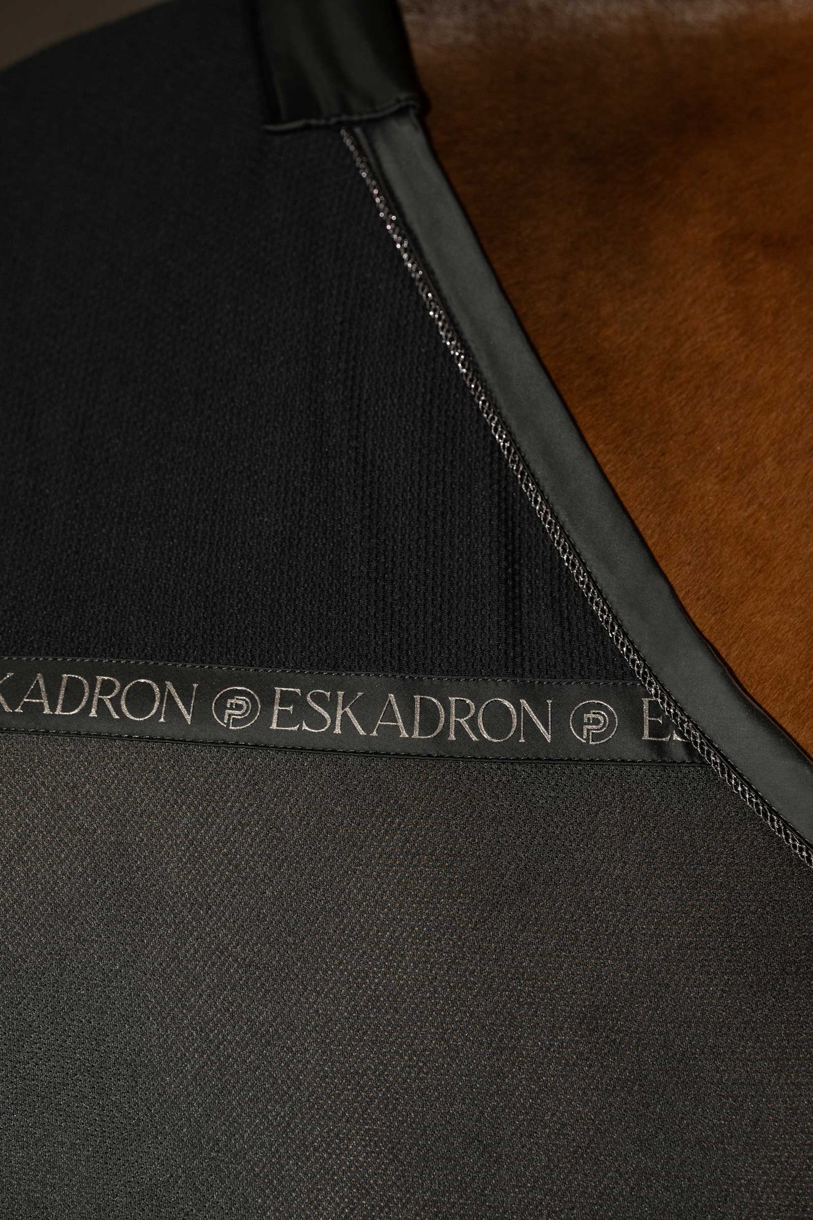 Eskadron Platinum 25 Pro Cover Hyttyspeitto