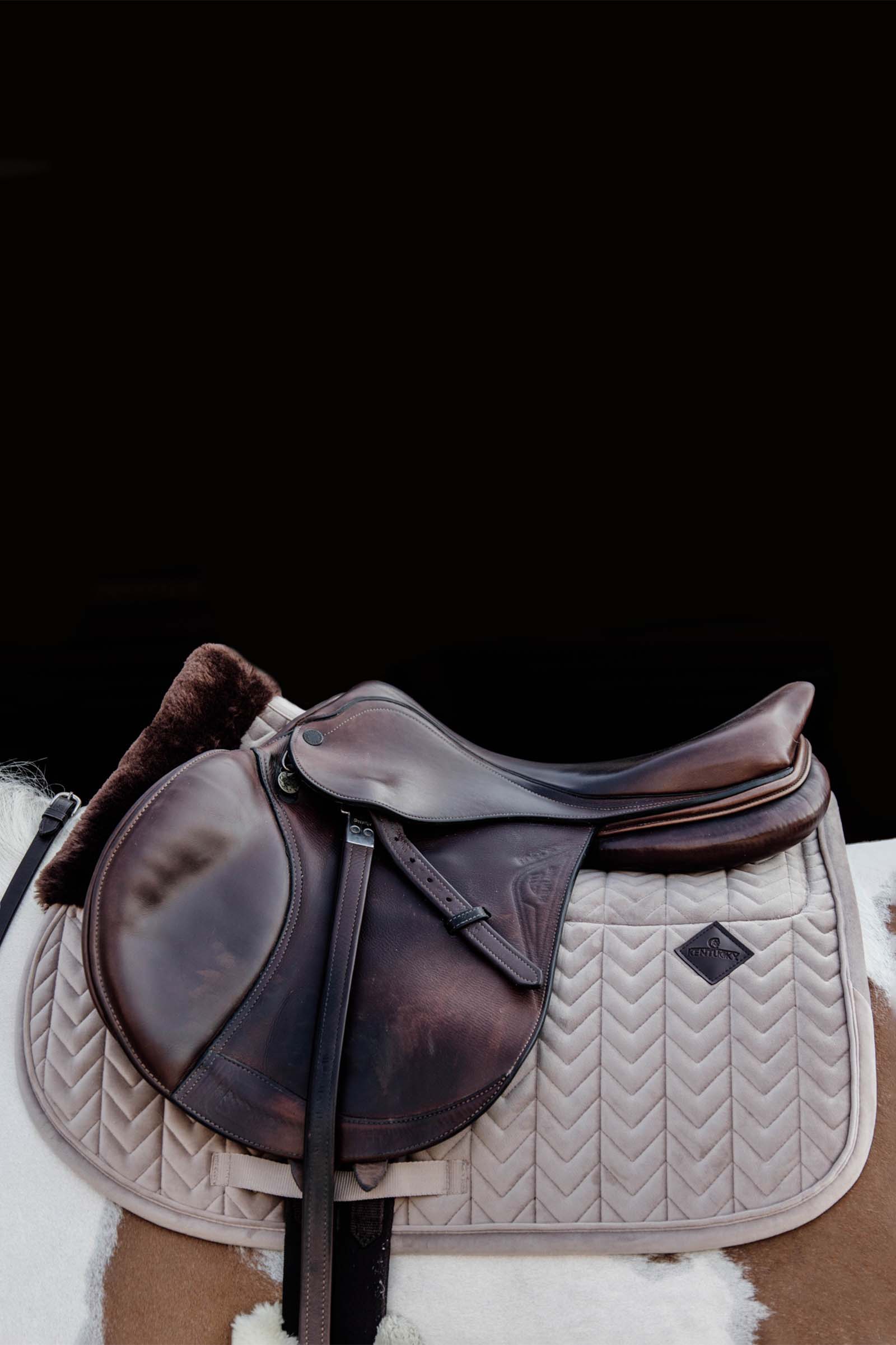 Kentucky Horsewear Velvet ihoystävällinen estesatulahuopa