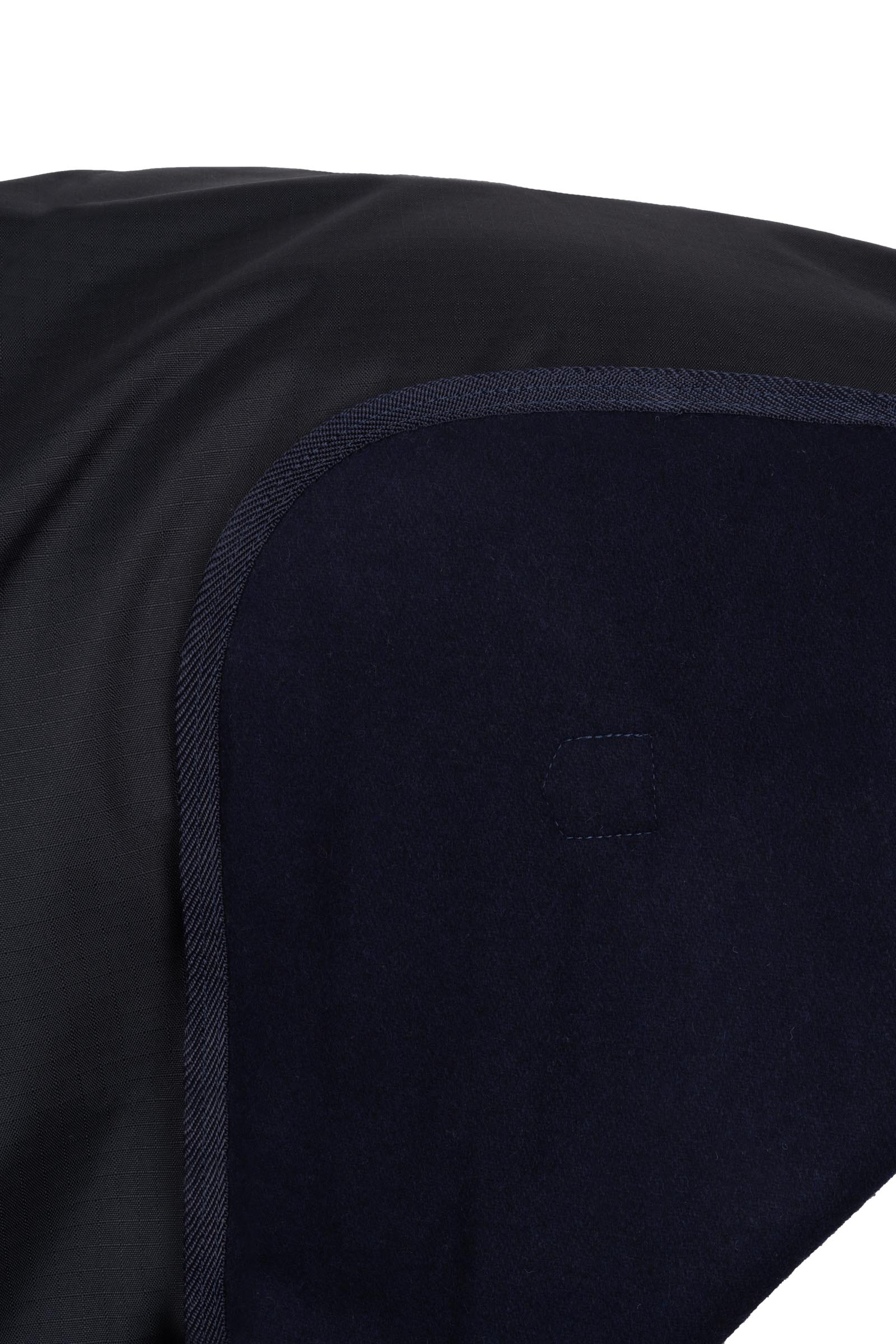 B Vertigo Lachlan 600D saderatsastusloimi villavuorilla