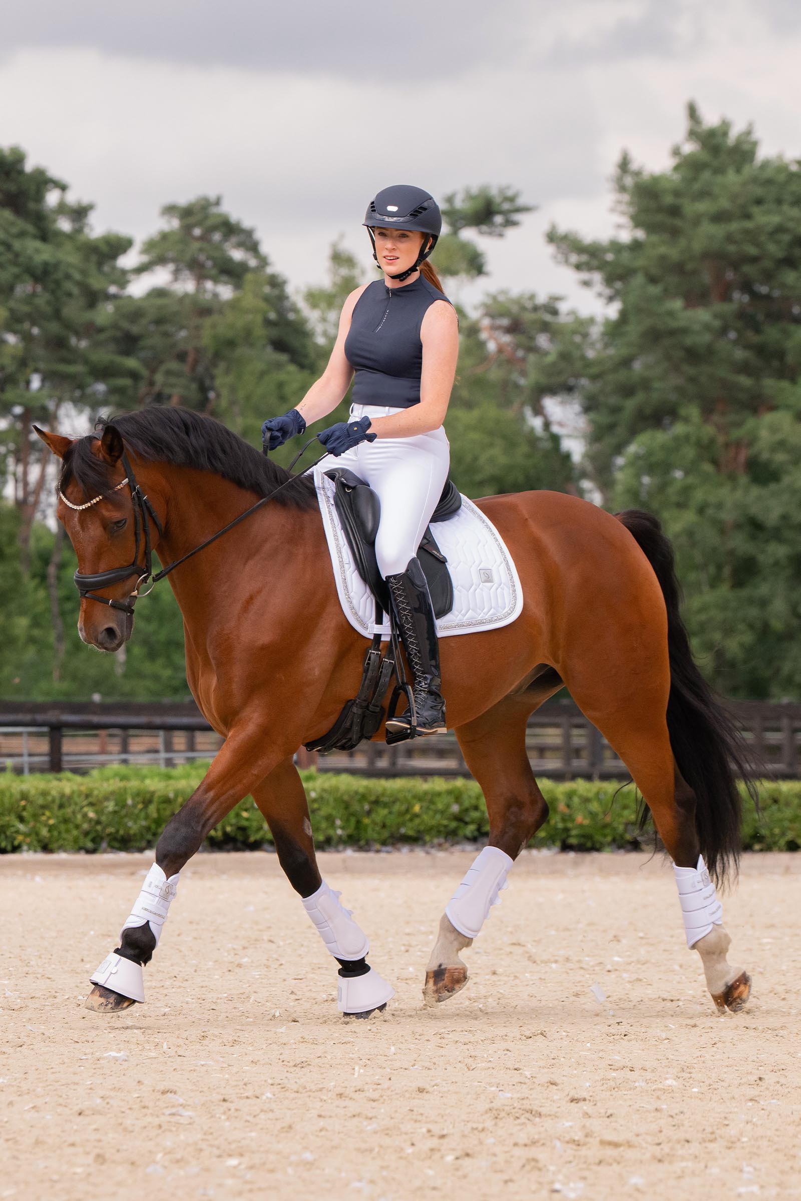 Eskadron Classic Sport SS26 Naisten hihaton toppi puolivetoketjulla