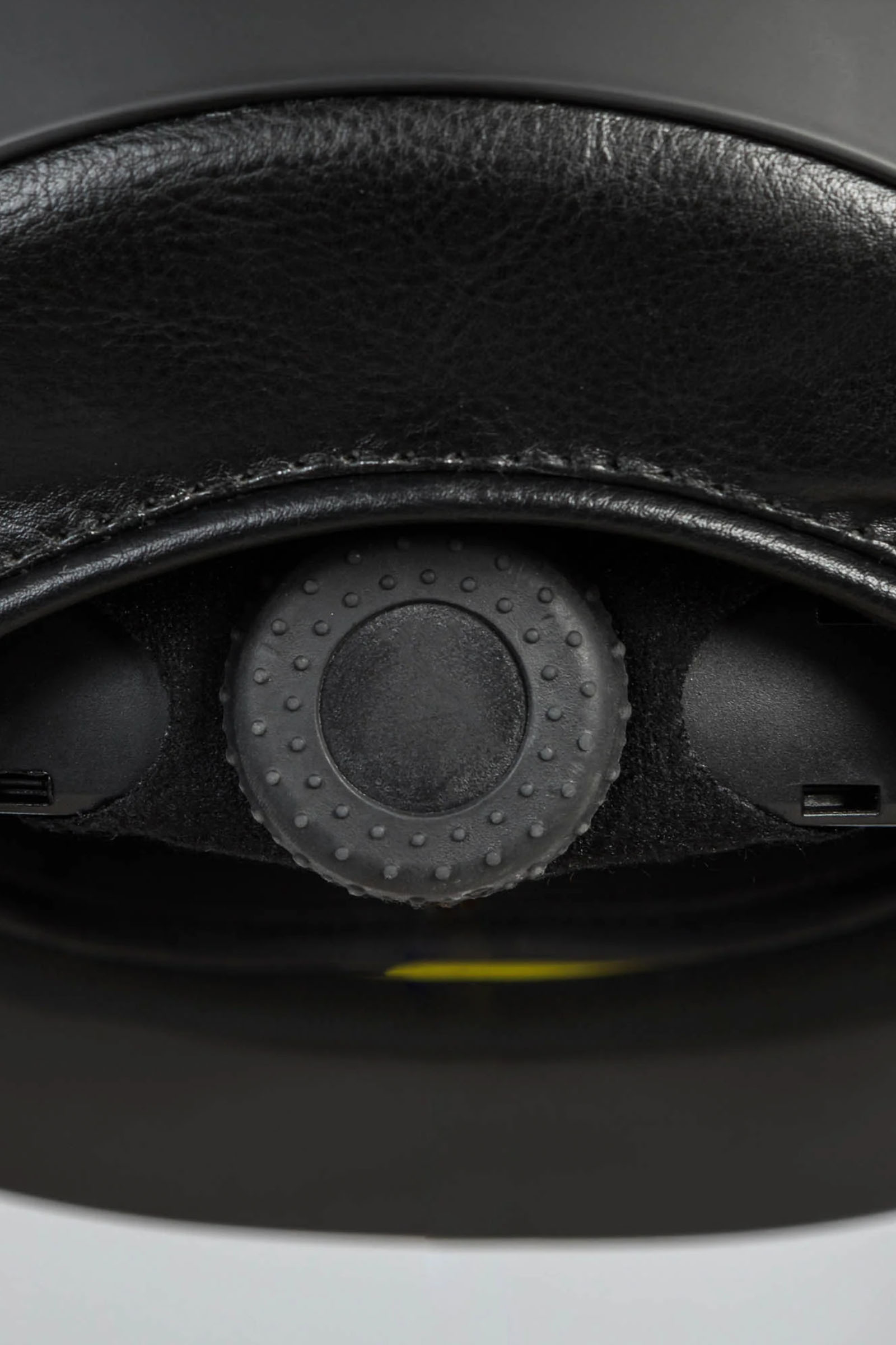 Back on Track Caracas ratsastuskypärä sileällä yläosalla