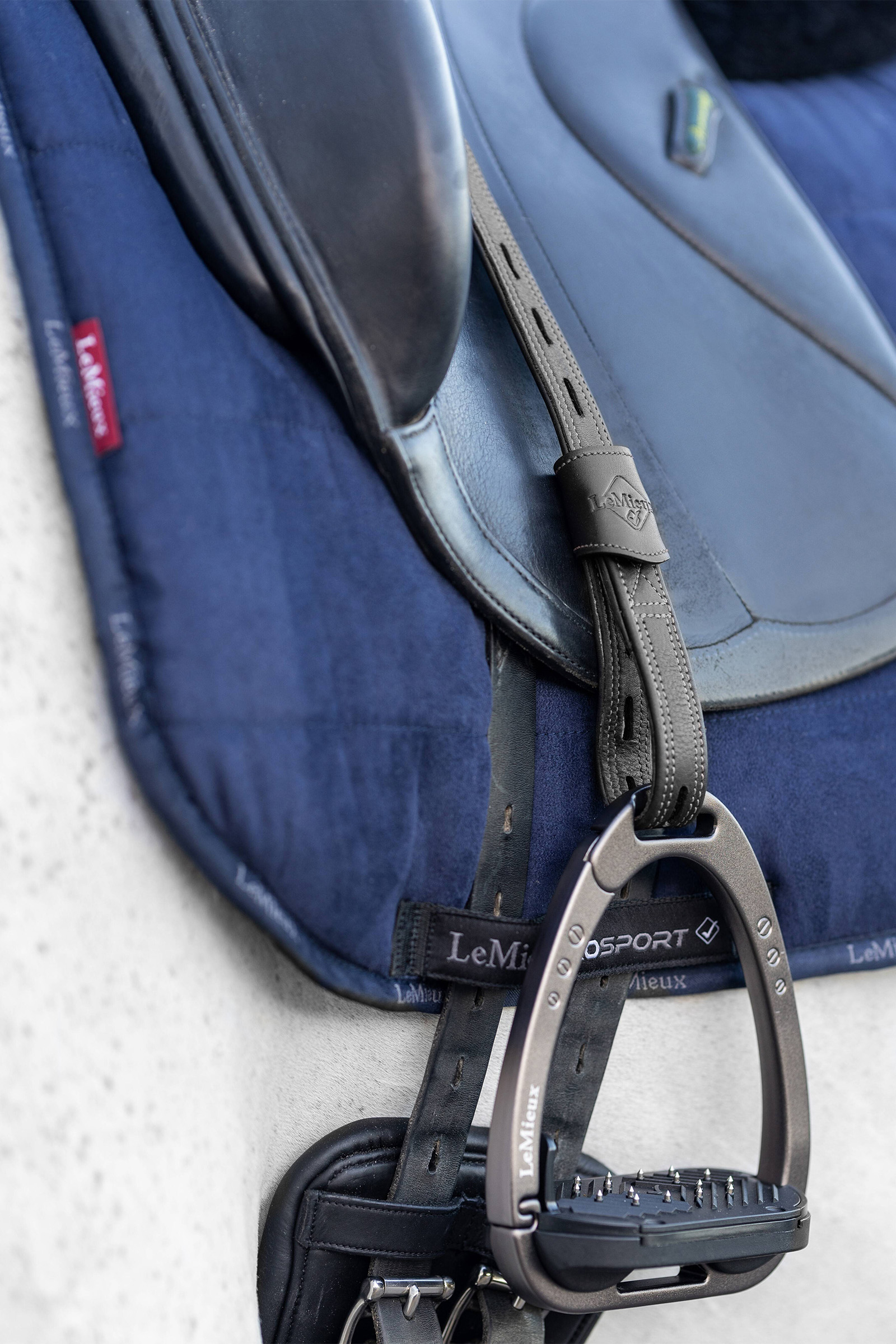 LeMieux Vector Close Contact jalustinhihnat