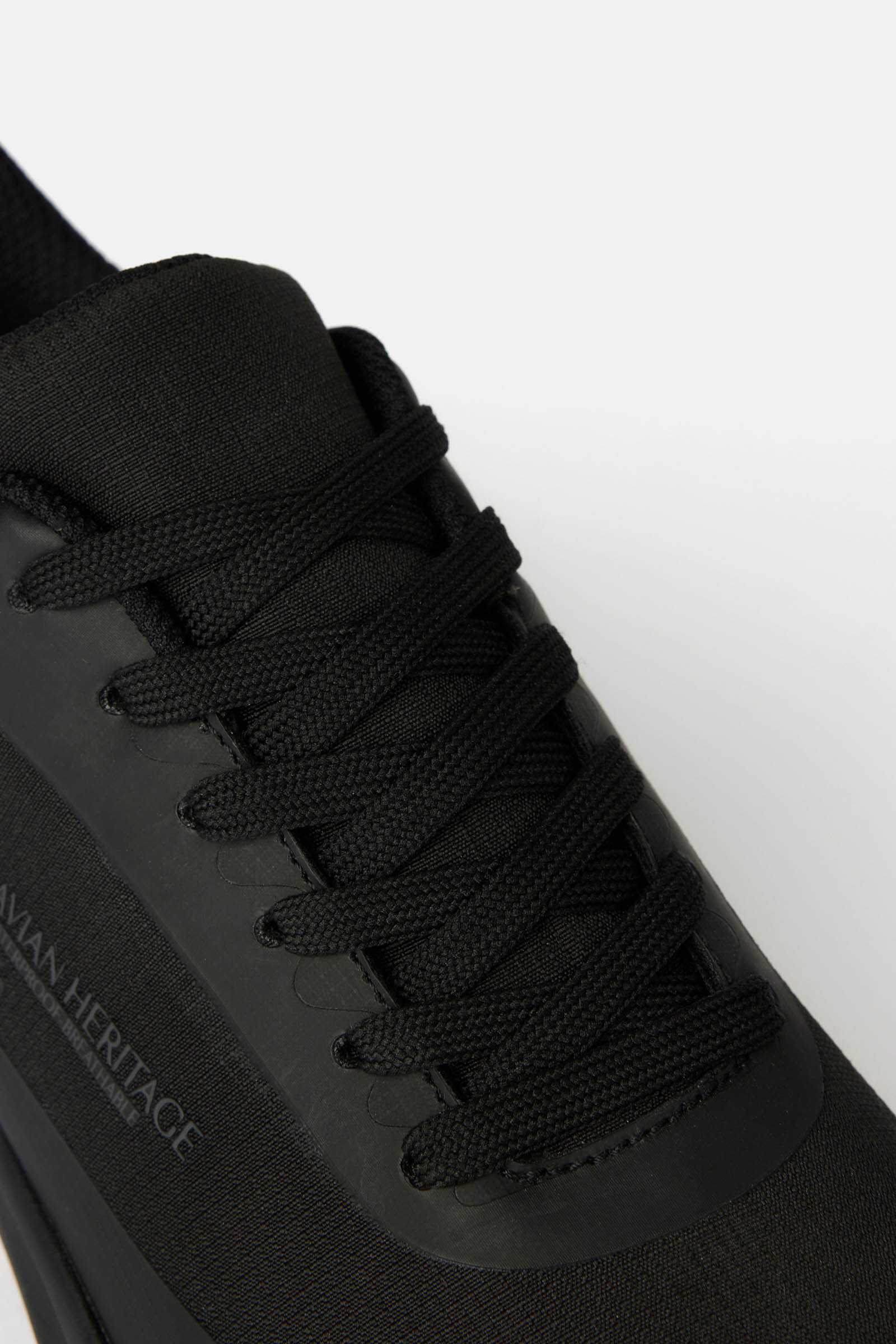 Horze Thea vedenpit&auml;v&auml;t tennarit