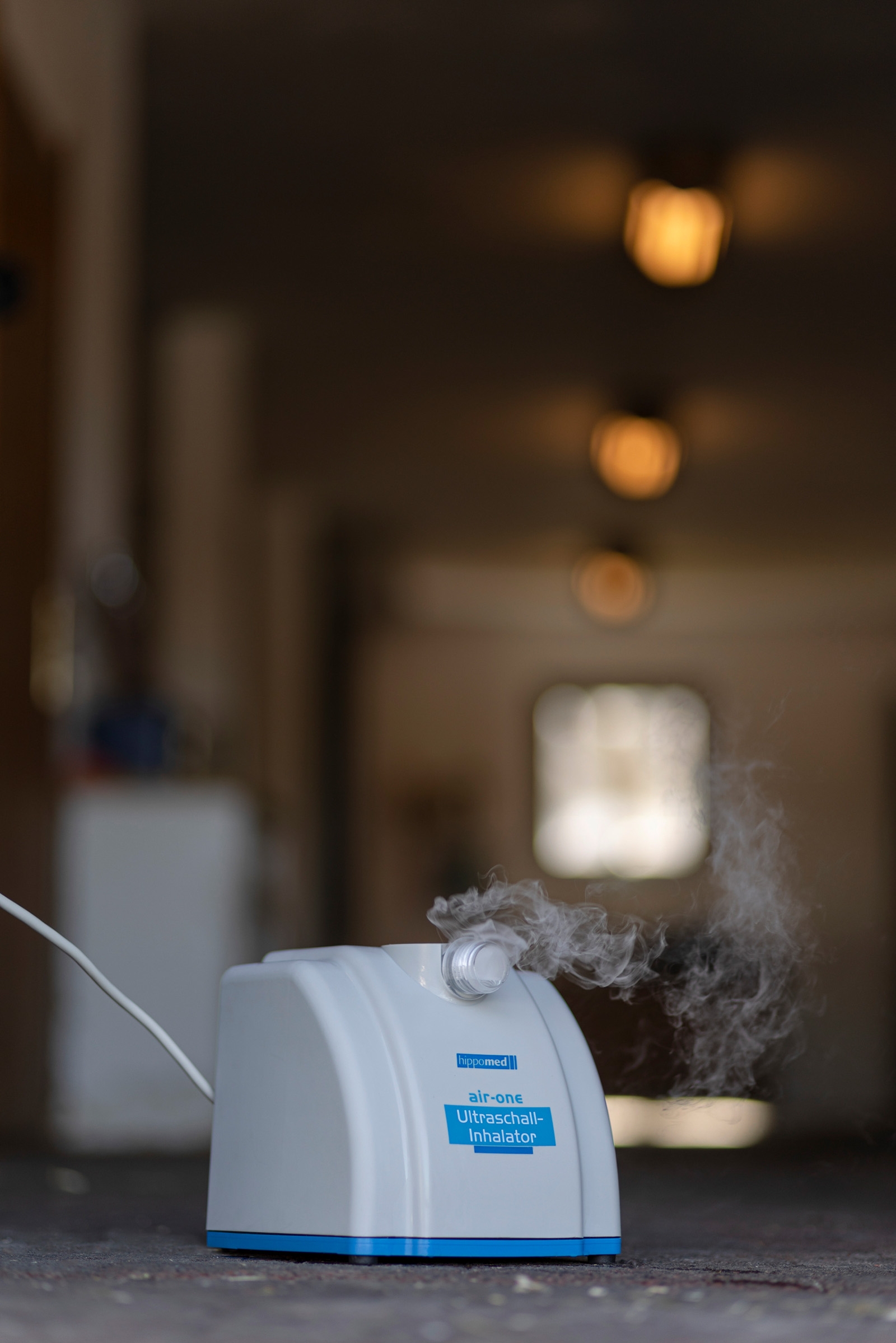 Hippomed AirOne akkukäyttöinen ultraääni-inhalaattori hevosille maskilla, lämminverinen