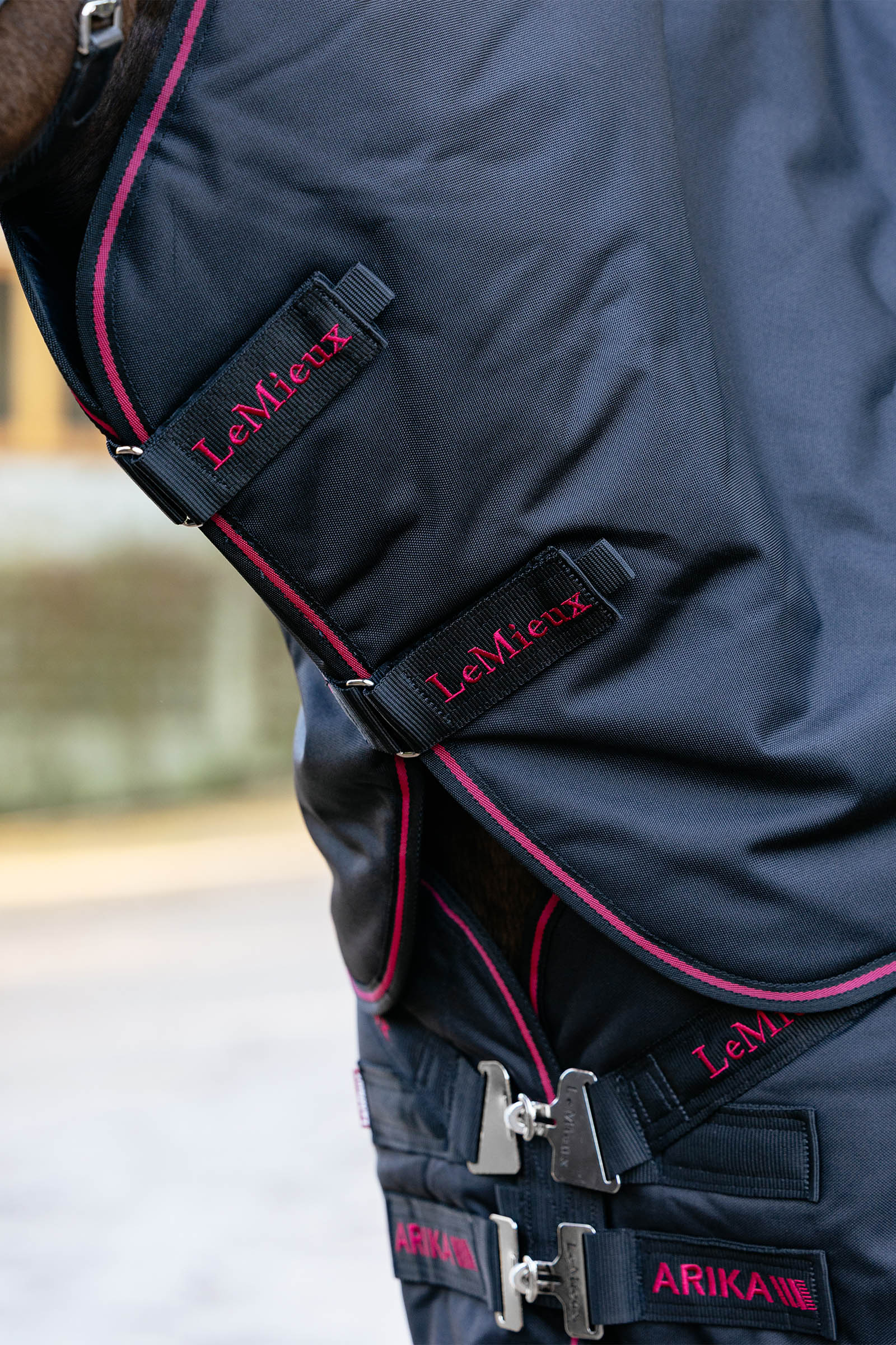 LeMieux Arika Storm-Tek ulkoloimi irrotettavalla kaulaosalla, 100 g