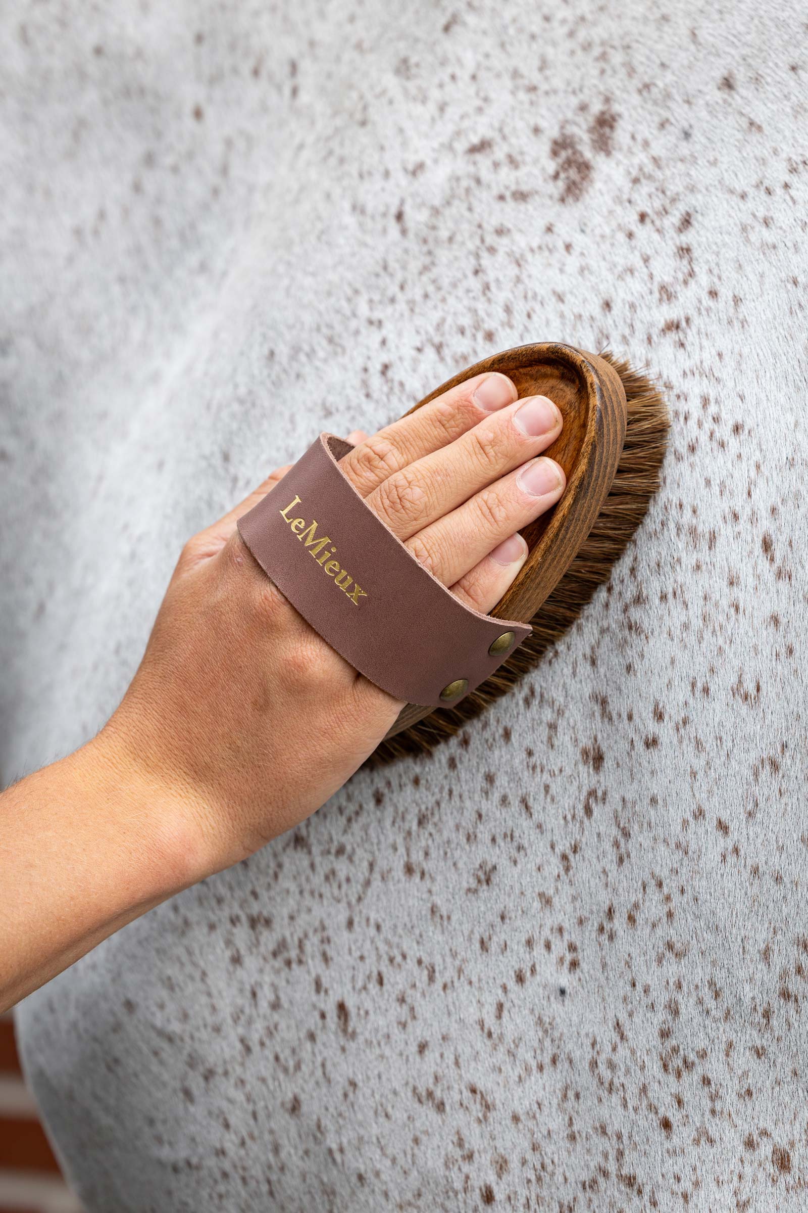 LeMieux Artisan pehme&auml; t&auml;plik&auml;s sivellin