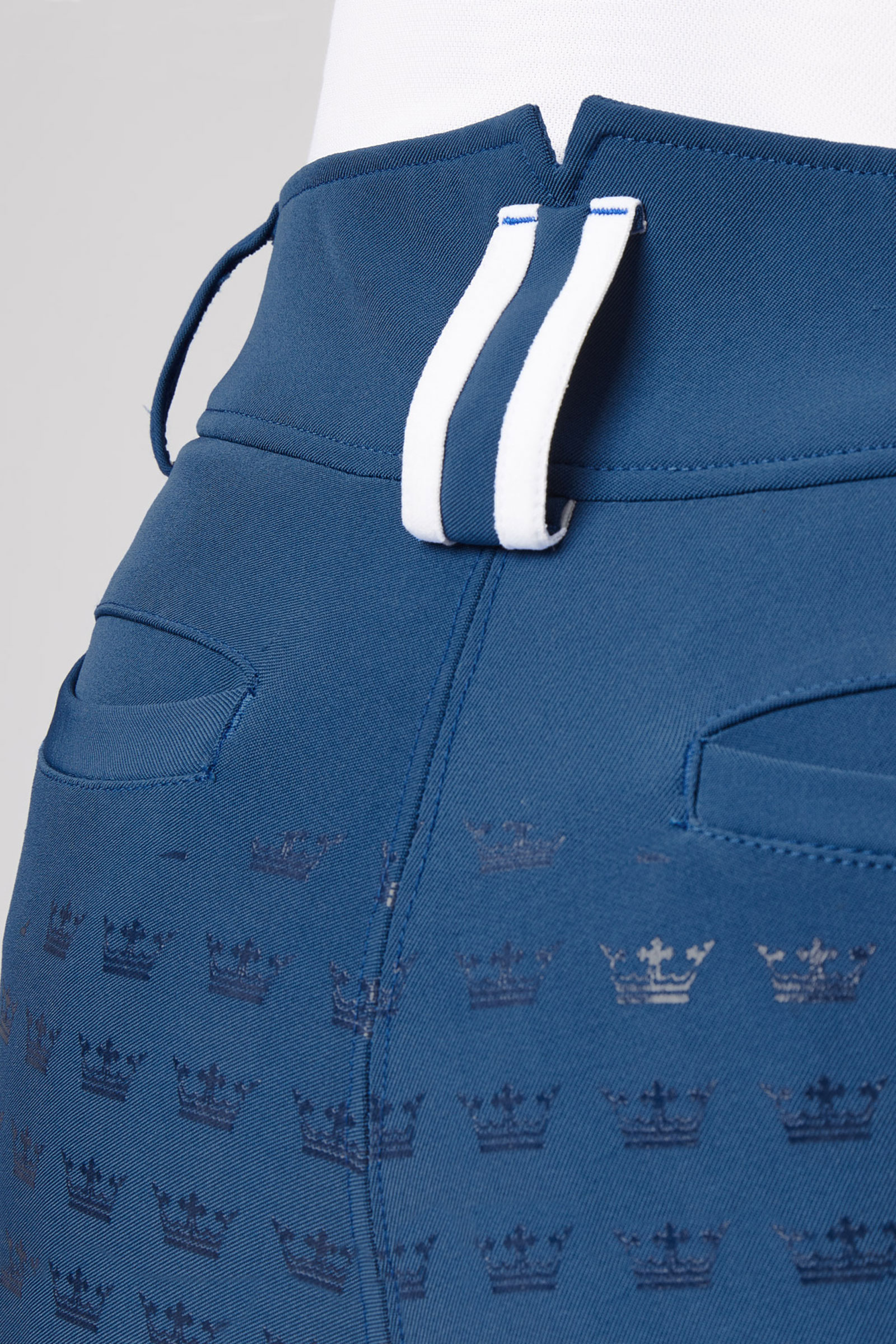 Naisten korkeavyötäröiset ratsastushousut kokopaikoilla ja tehostevärisillä tereillä