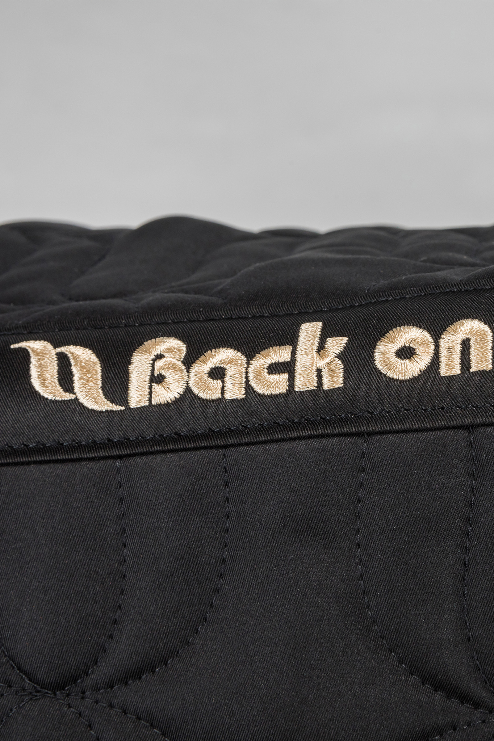 Back on Track Deep Nights Kouluhuopa