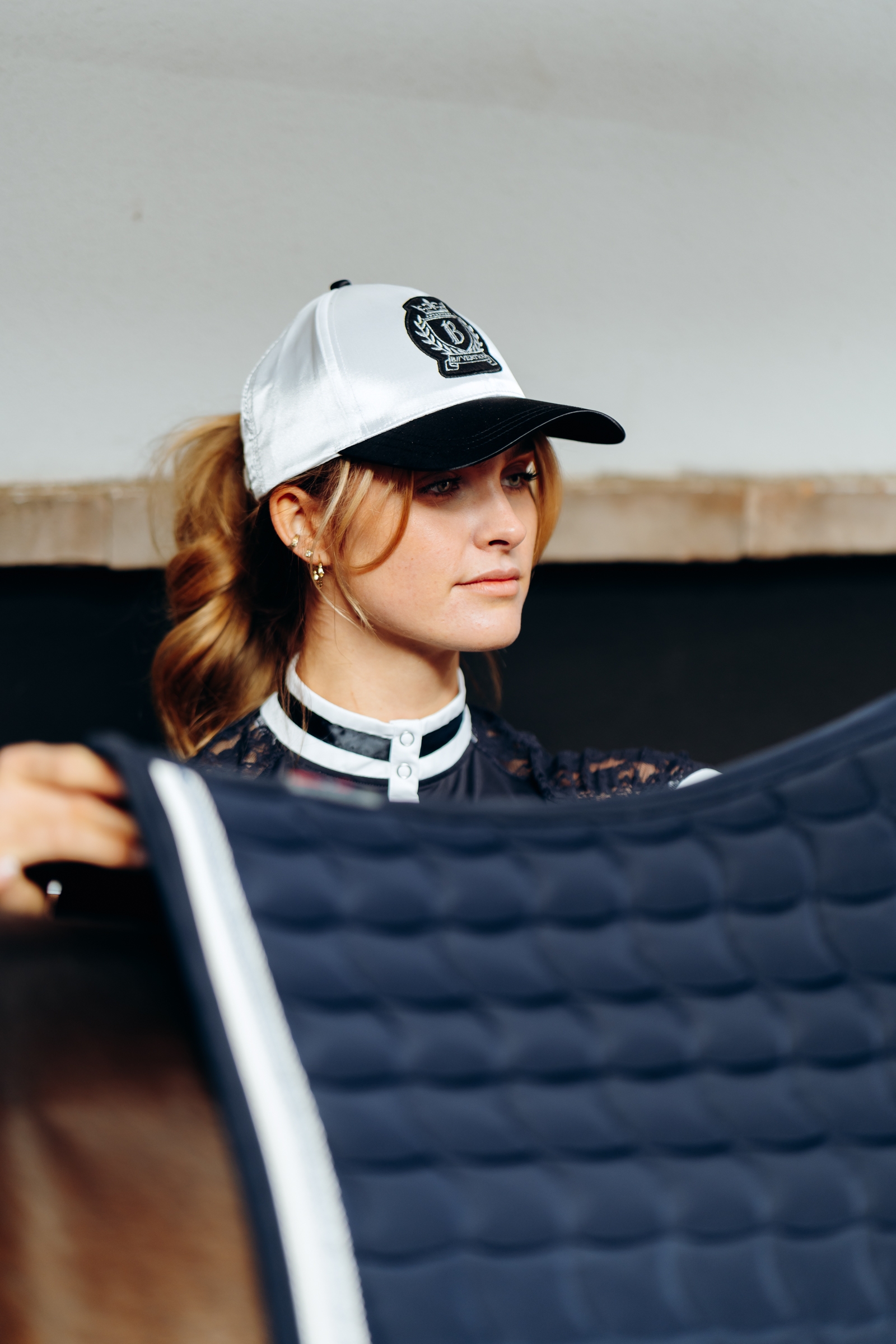 B Vertigo Satin lippalakki