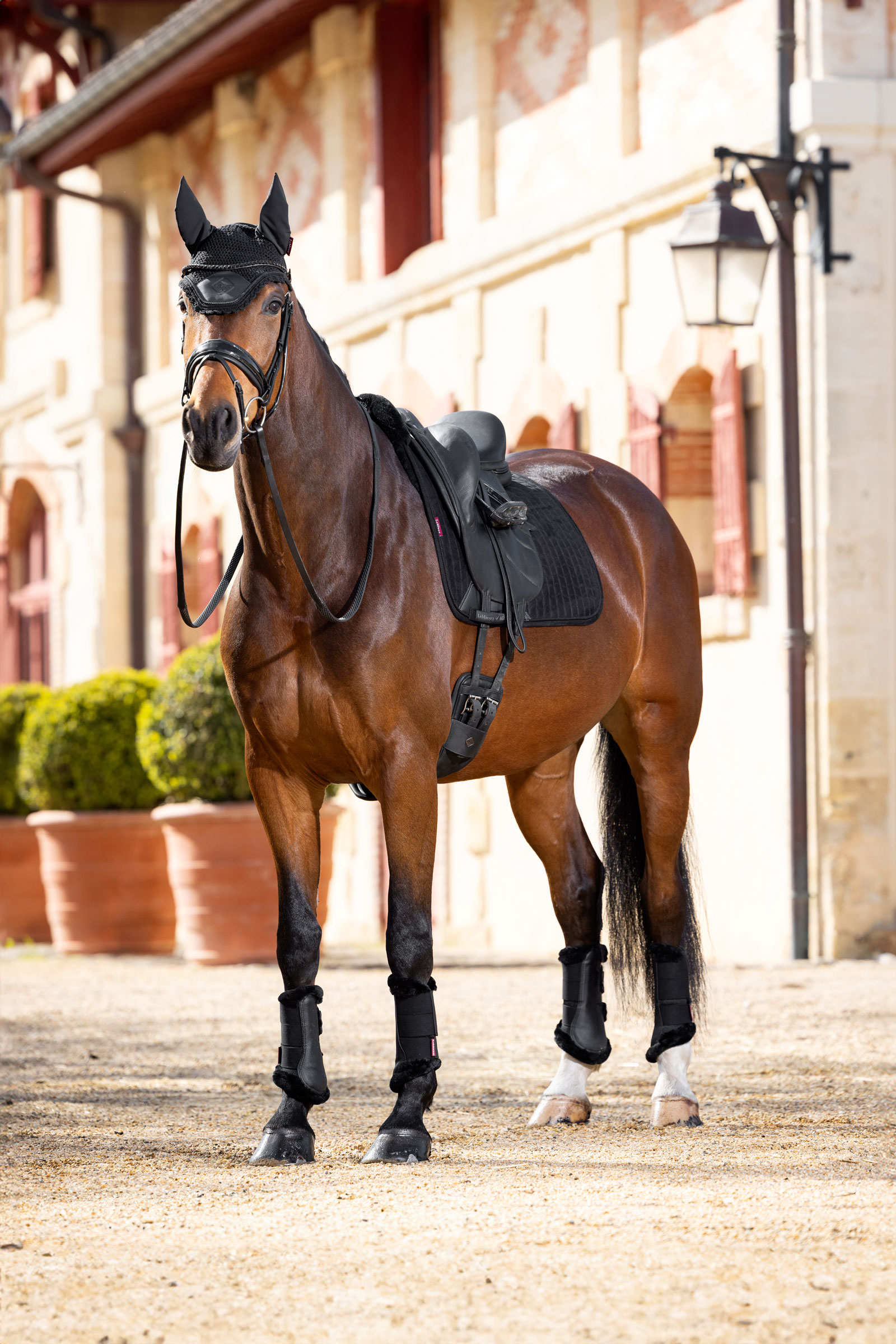 LeMieux Merino+ Koulusatulahuopa mokkanahkaefektill&auml;, puoli vuorattu