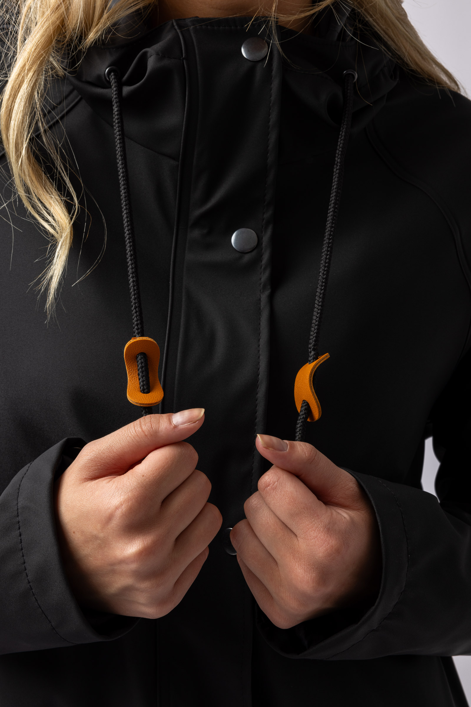 Horze Elise sadetakki toppavuorella