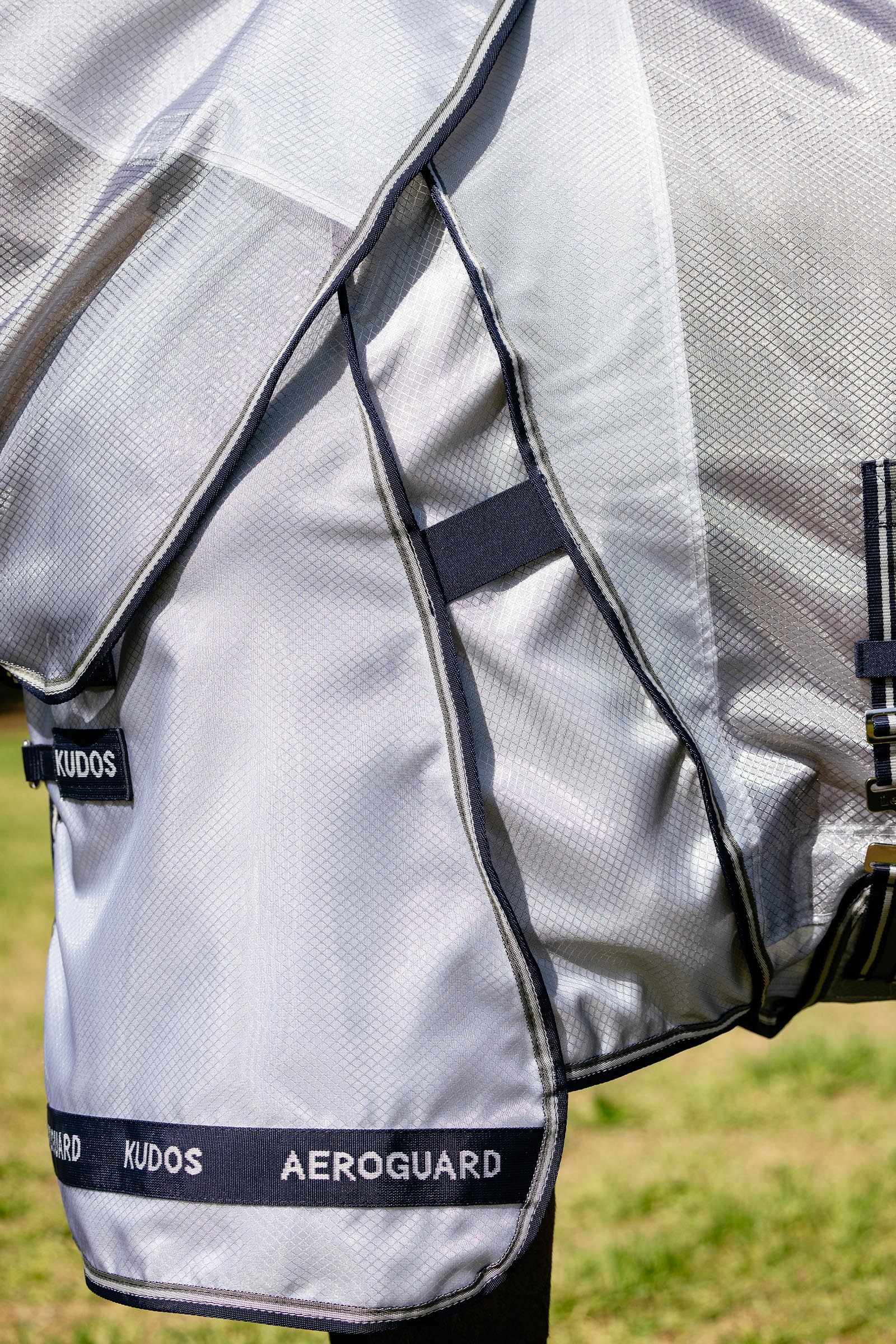 LeMieux Kudos AeroGuard k&auml;rp&auml;sloimi irrotettavalla kaulakappaleella