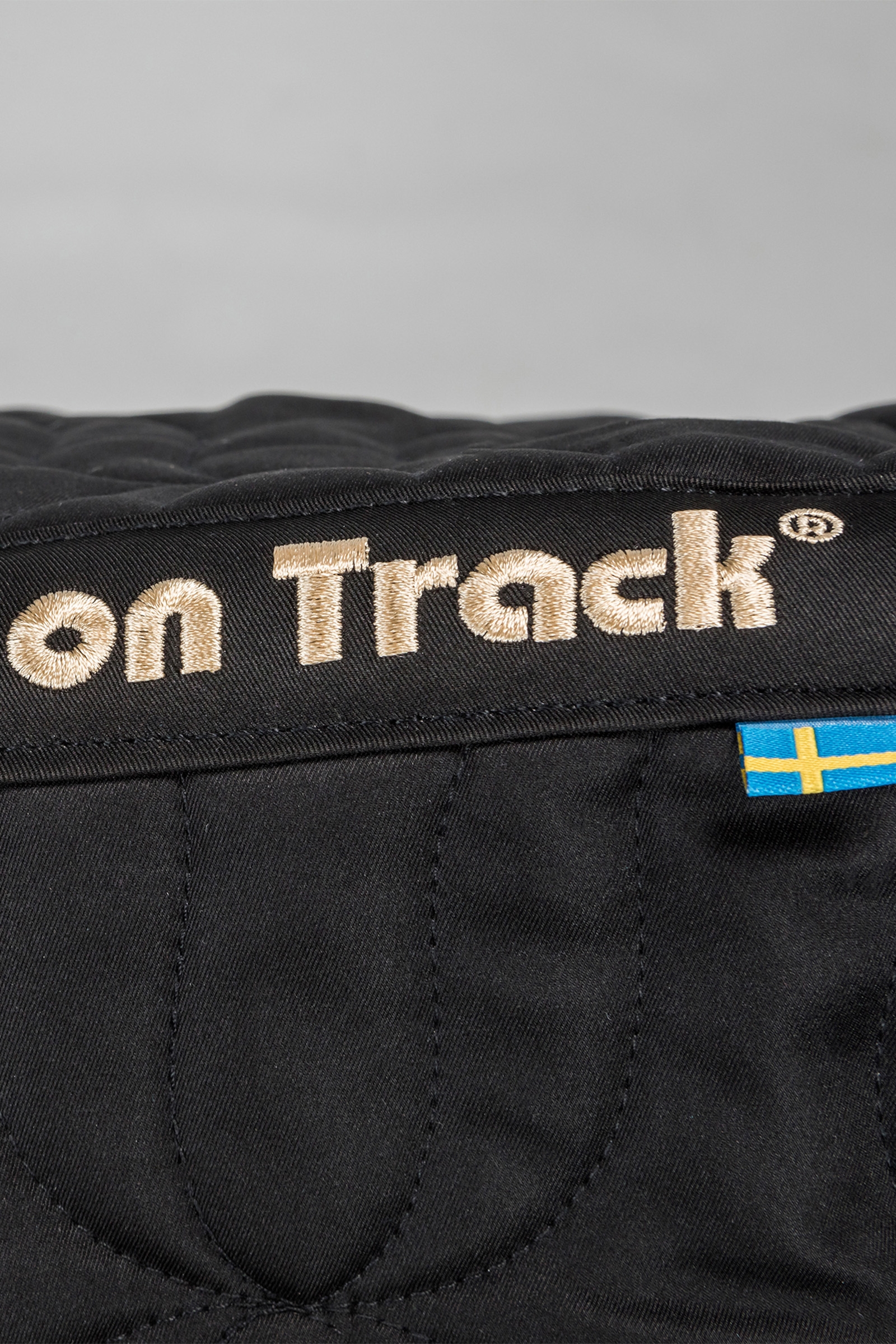 Back on Track Deep Nights Kouluhuopa