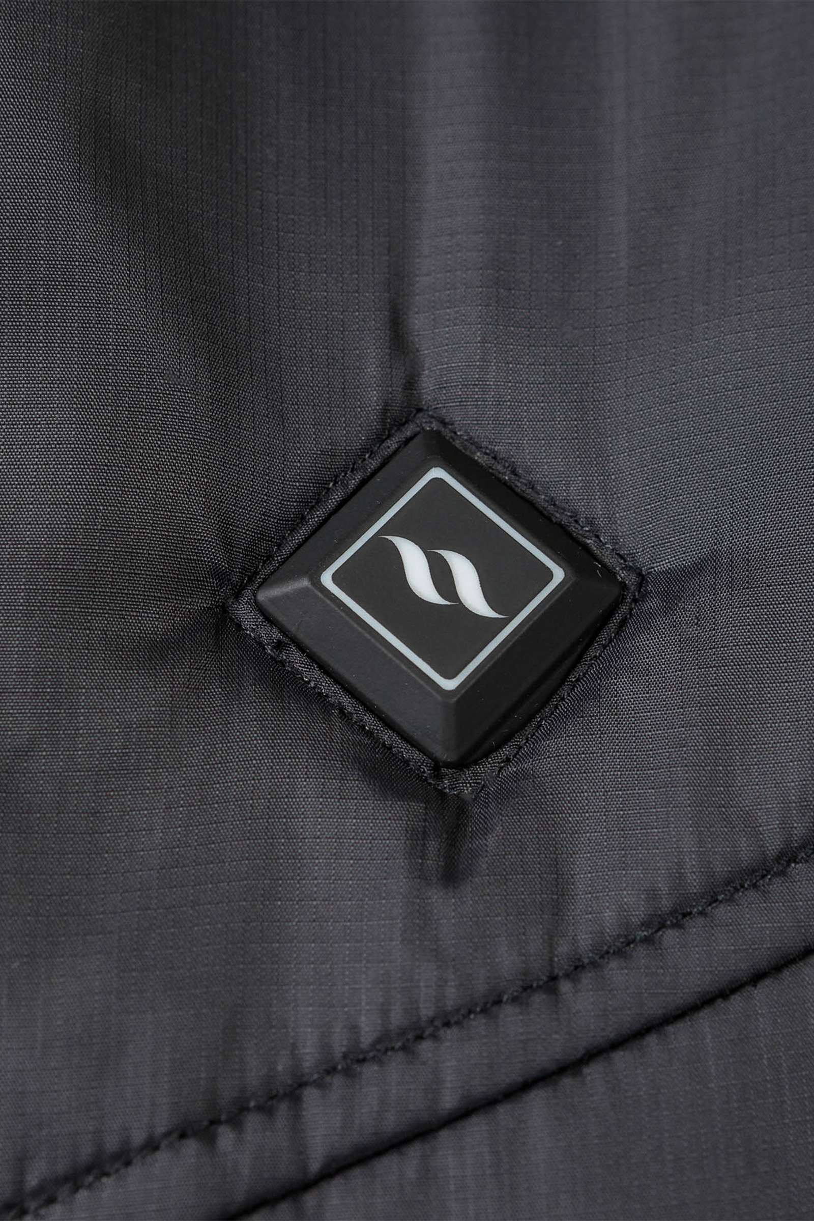 Back on Track Etna Naisten L&auml;mp&ouml;liivi