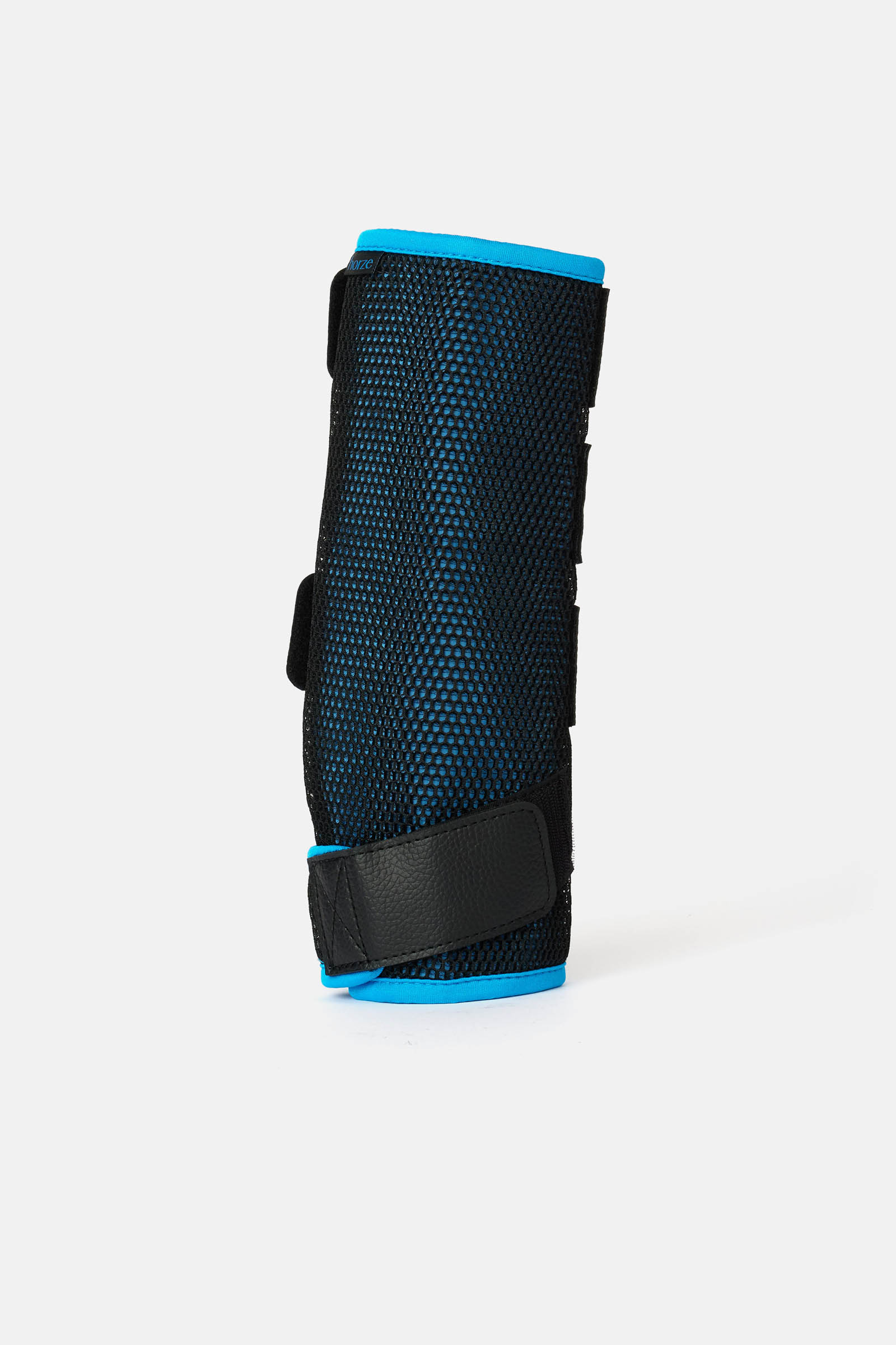 Horze kylm&auml;ll&auml; vedell&auml; j&auml;&auml;hdytett&auml;v&auml;t bootsit hevoselle (pari)