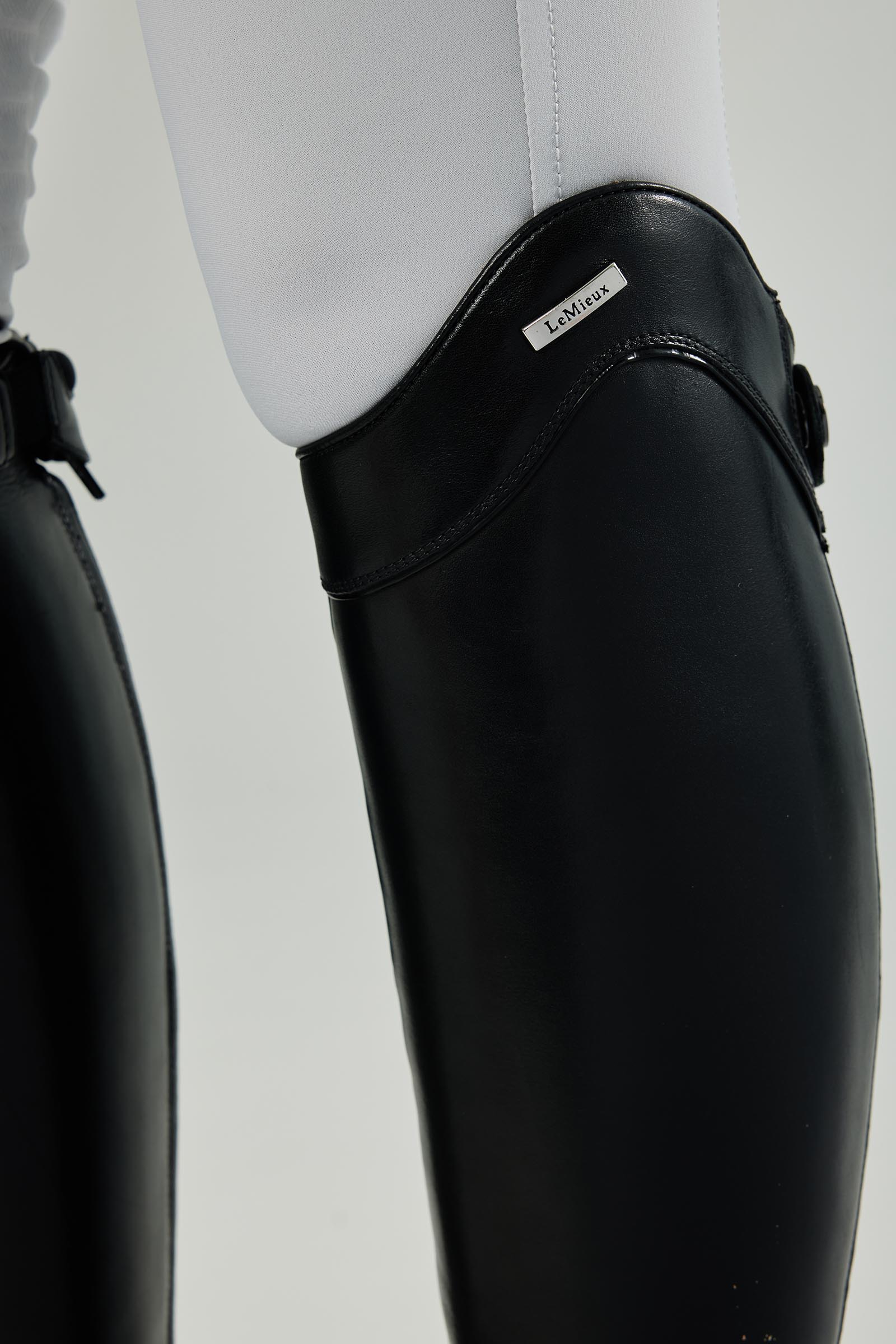 LeMieux ratsastussaappaat nauhoituksella, normaali varren pituus