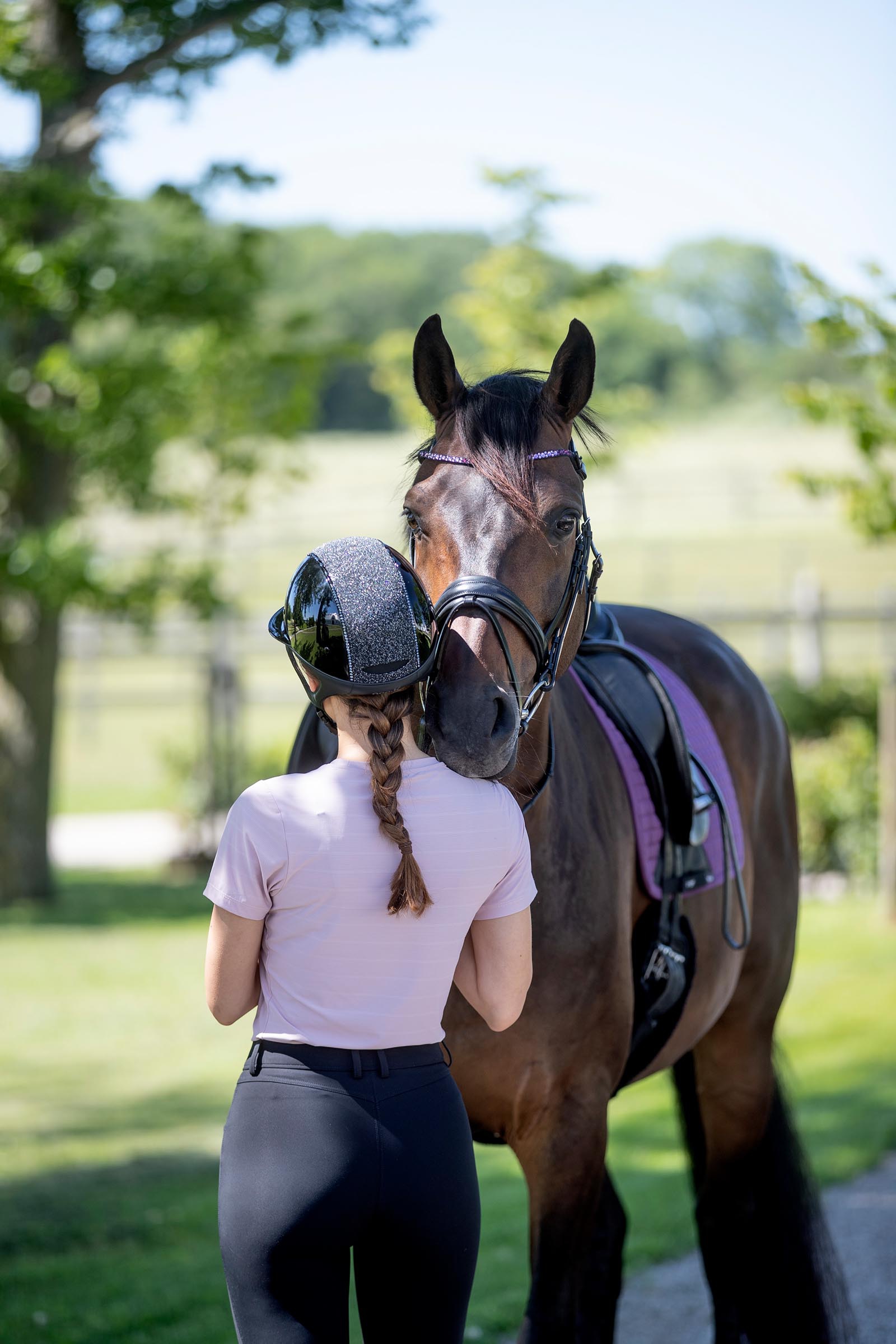 OneK Avance Glossy Glitter ratsastuskypärä