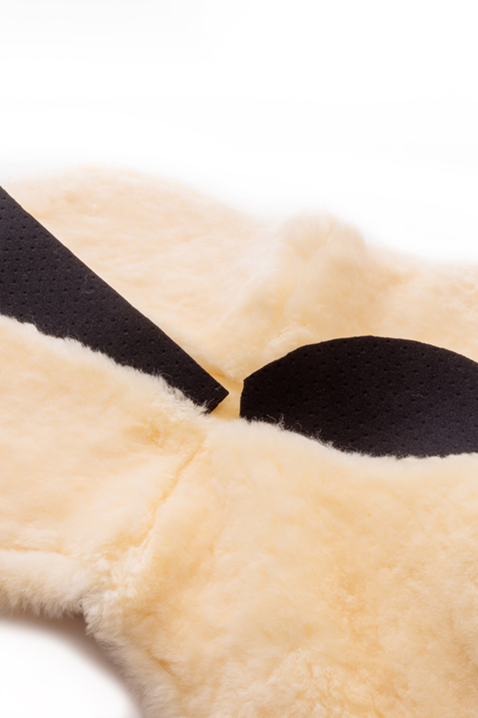 Kavalkade Lampaannahkainen Satulatyyny Sis&auml;isill&auml; Taskuilla