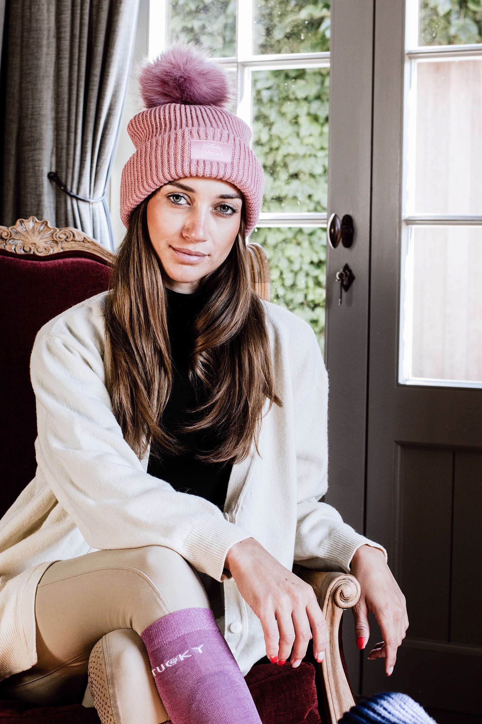 Light Pink Kentucky Horsewear Pompom pipo