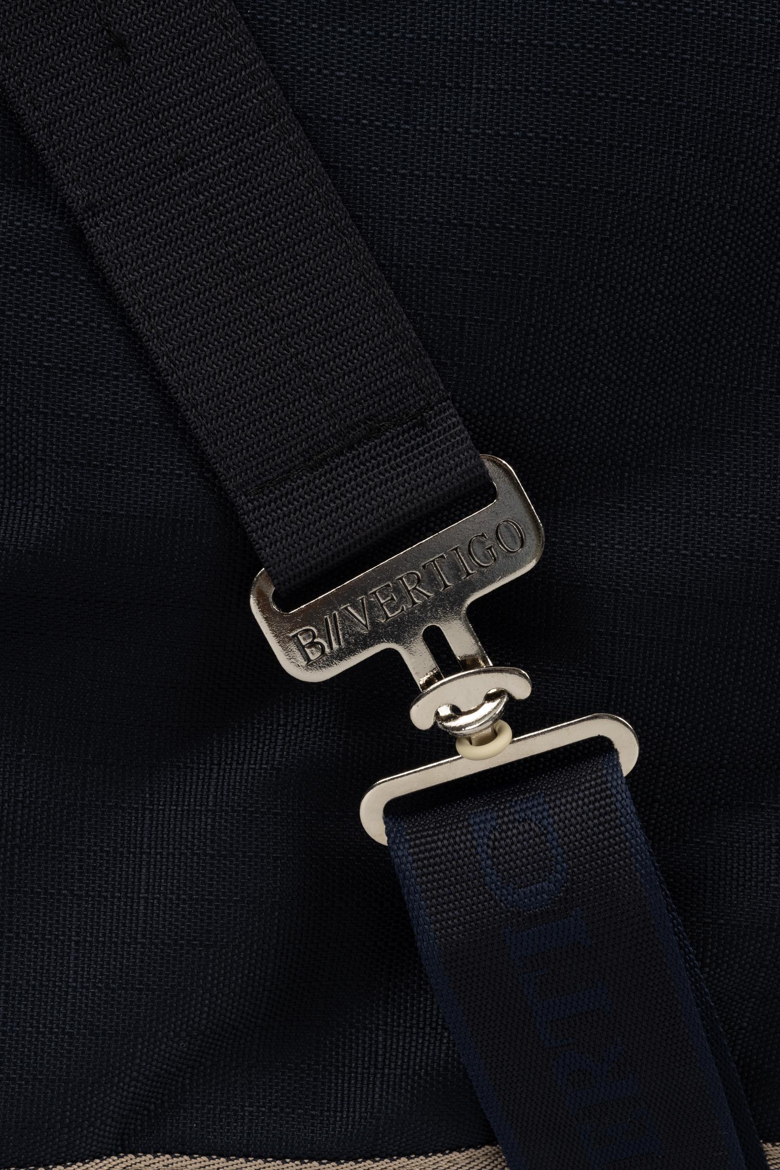 B Vertigo Georgina -ulkoloimi irrotettavalla kaulakappaleella, 250 g