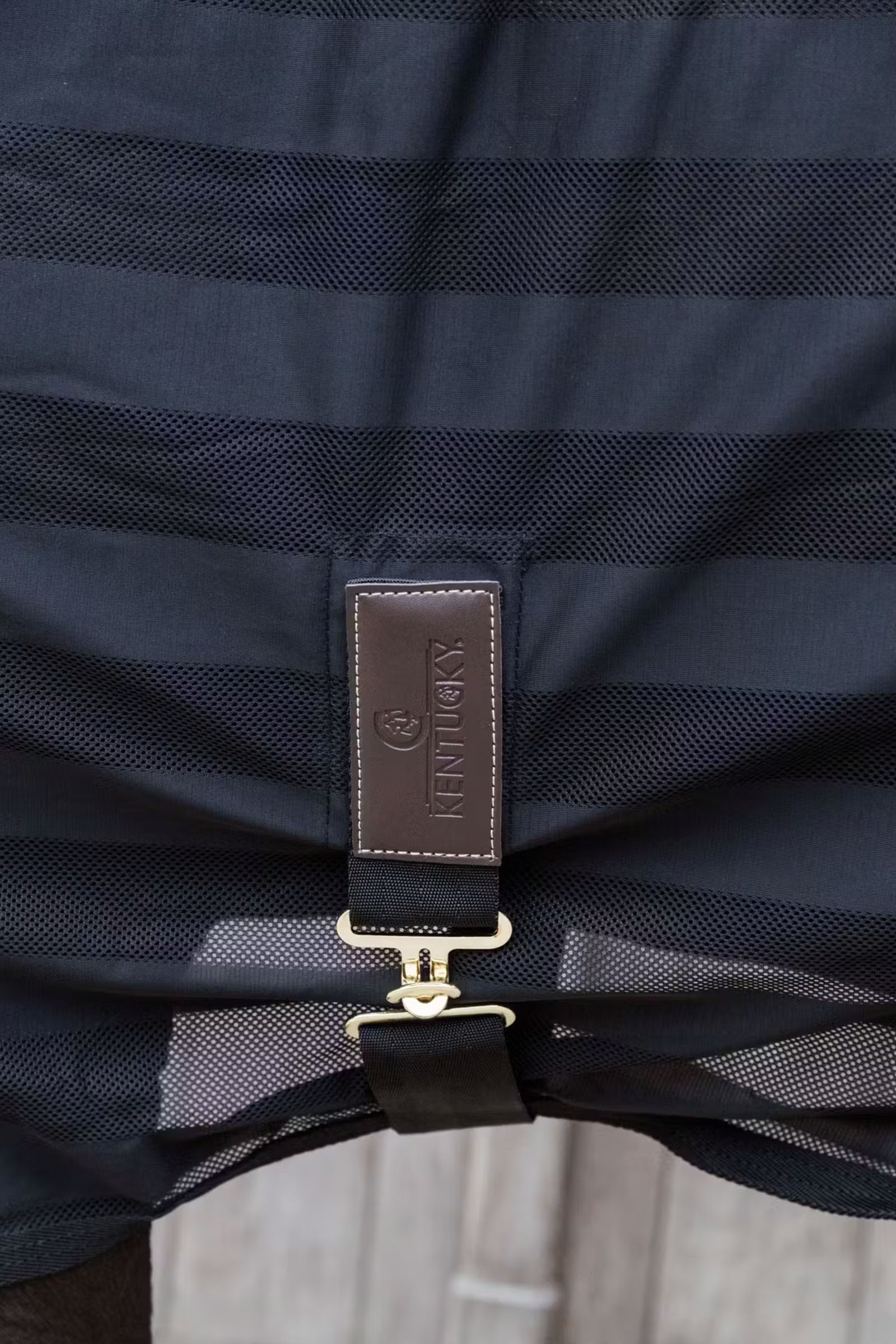 Kentucky Horsewear kevyt raidallinen kärpässuojaloimi verkkokankaasta