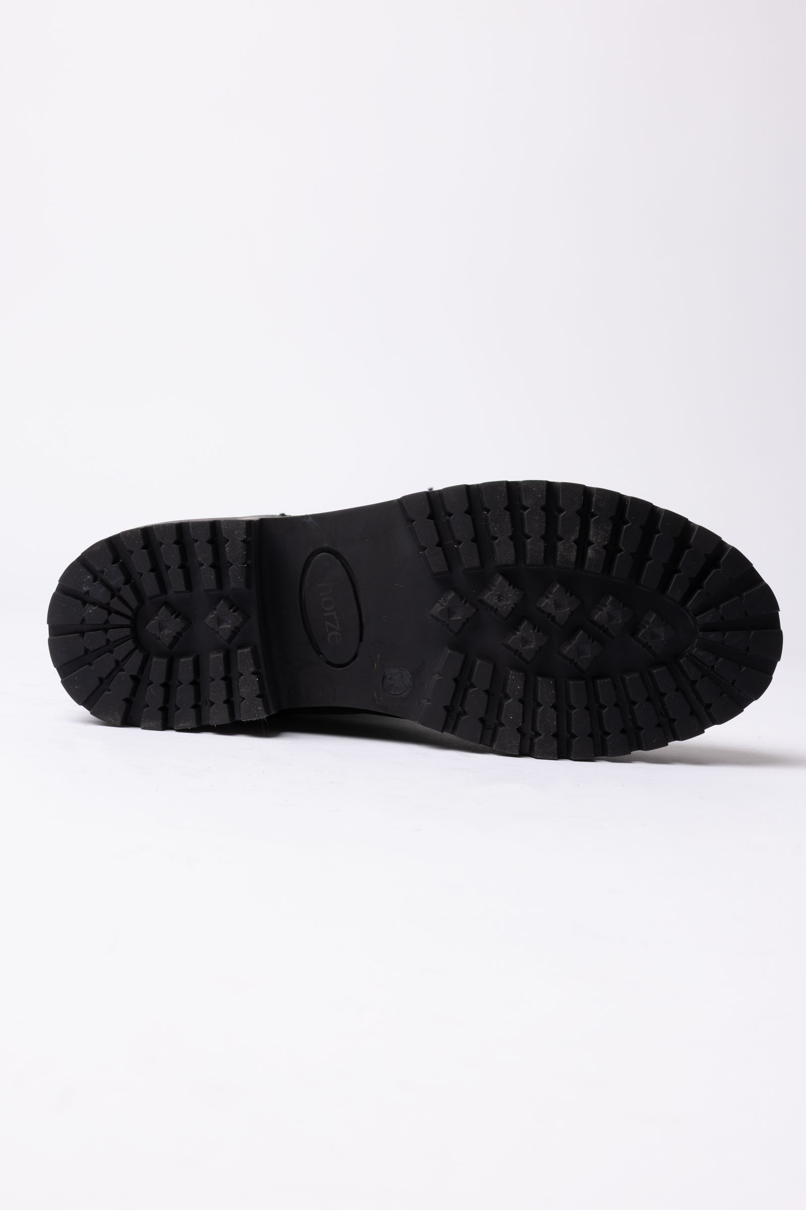 Horze York vedenpit&auml;v&auml;t ulkobootsit korkealla varrella