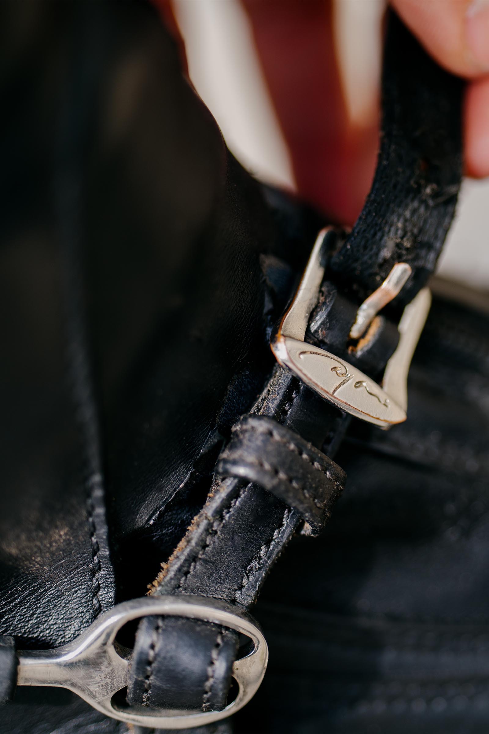 Dy'on nahkaiset kannusremmit