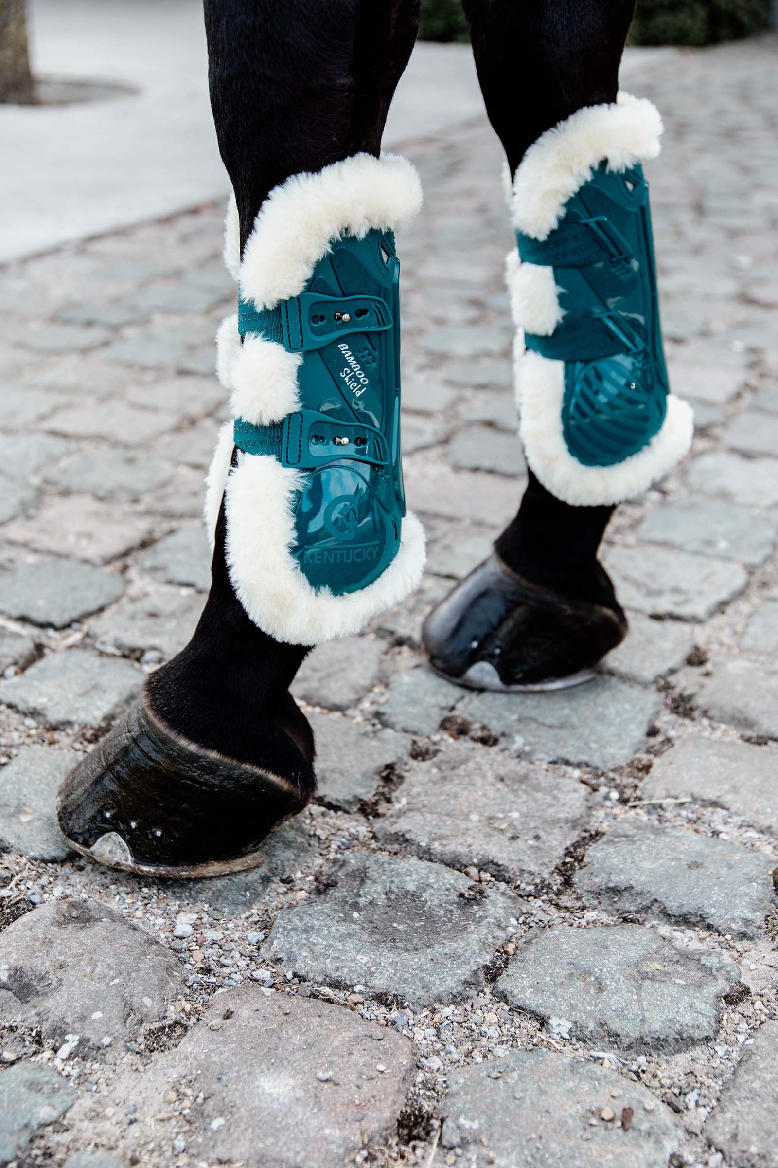 Emerald Green Kentucky Horsewear Vegan Sheepskin Bamboo Elastic j&auml;nnesuojat