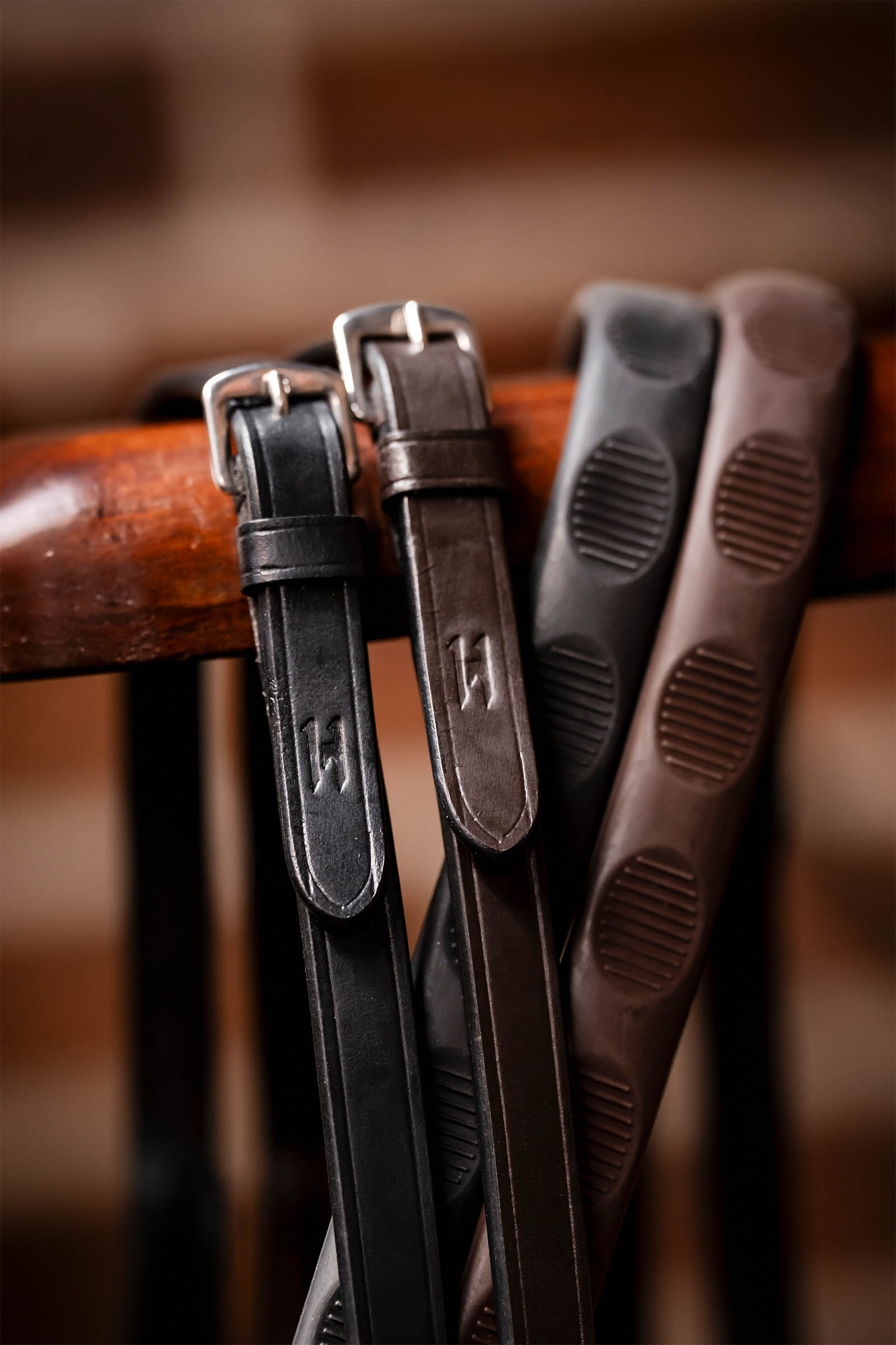 Horseware kumiohjat, joissa peukalon pitopinta