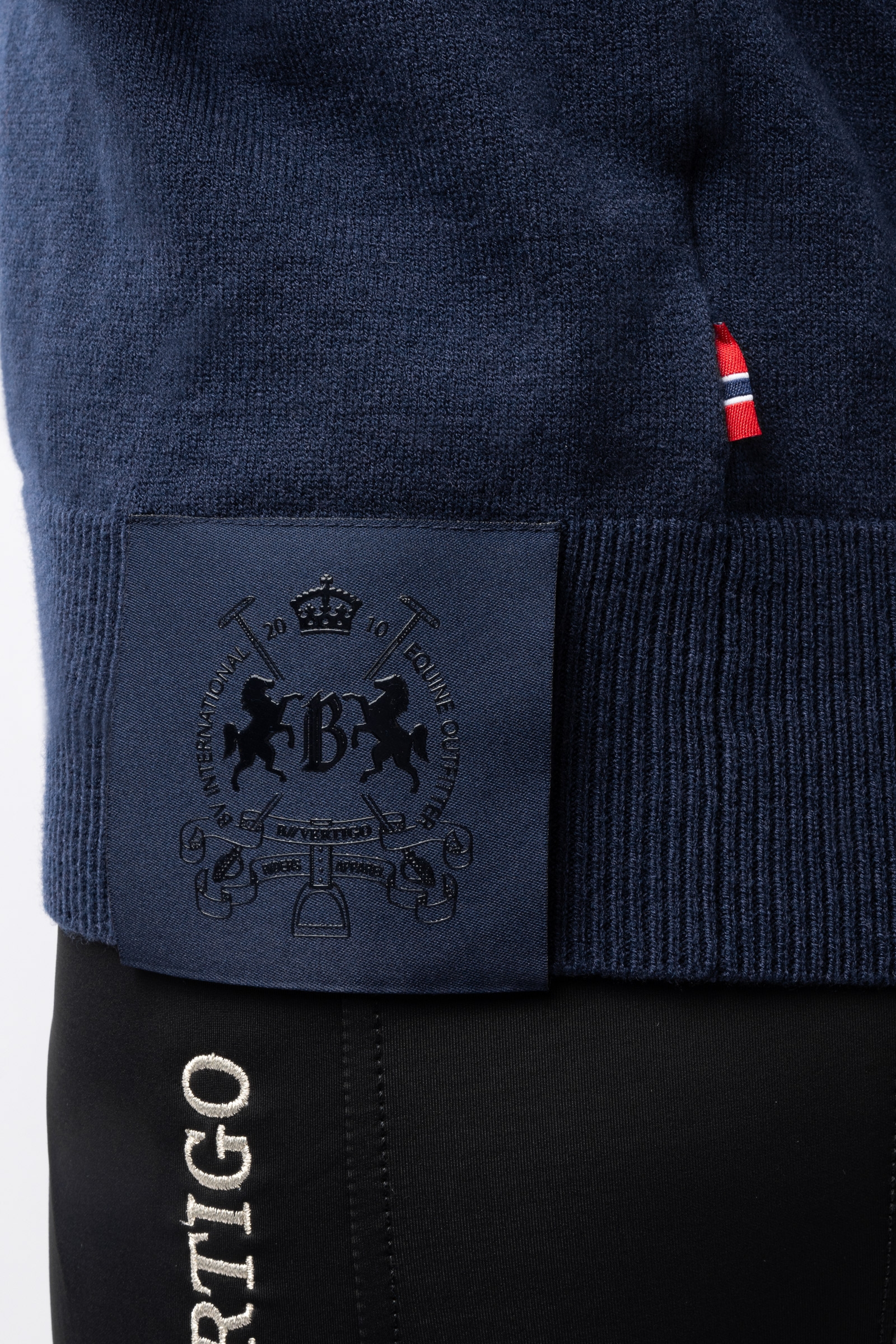 B Vertigo Faye Villasekoite Neule