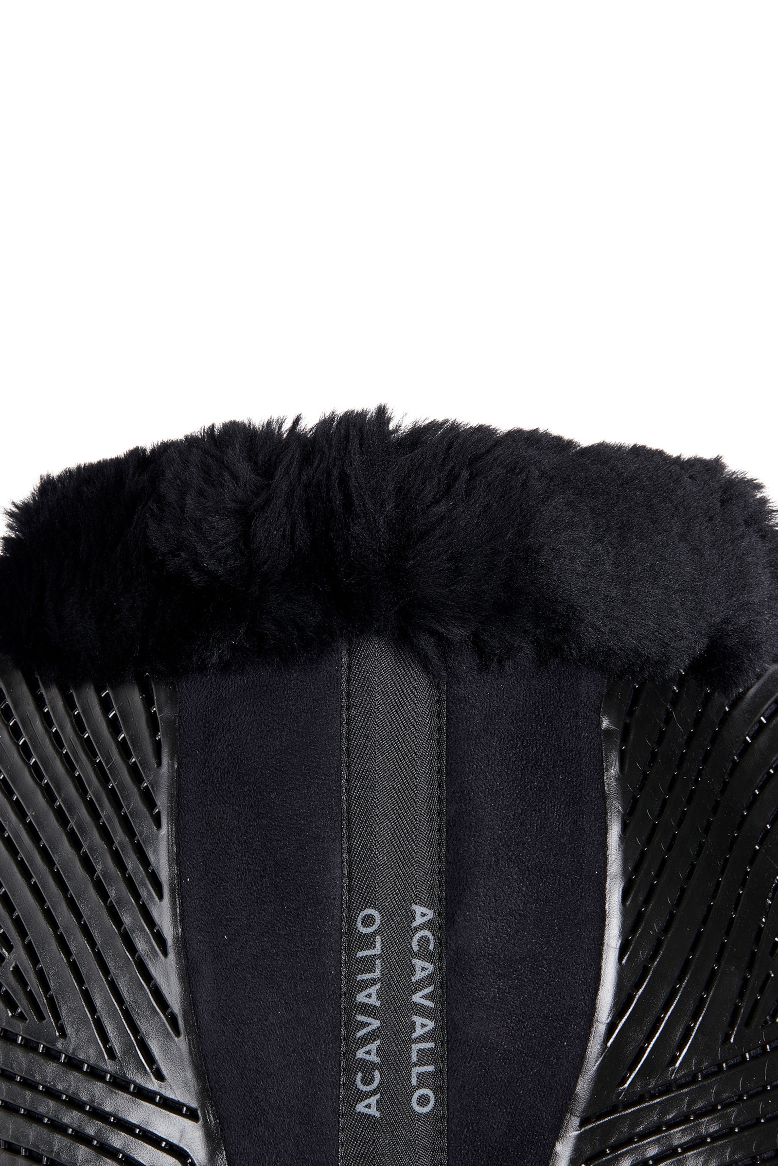 Acavallo Close Contact geeli- ja memory foam -puolipehmuste lampaanvillalla