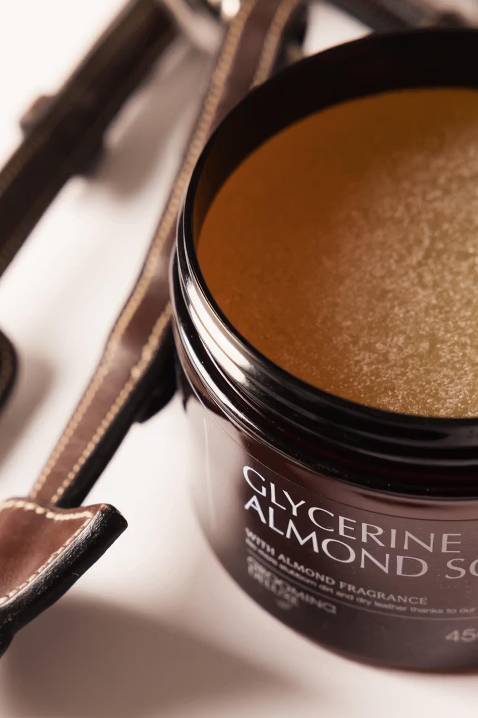 Grooming Deluxe Glyseriini manteli saippua, 450 ml