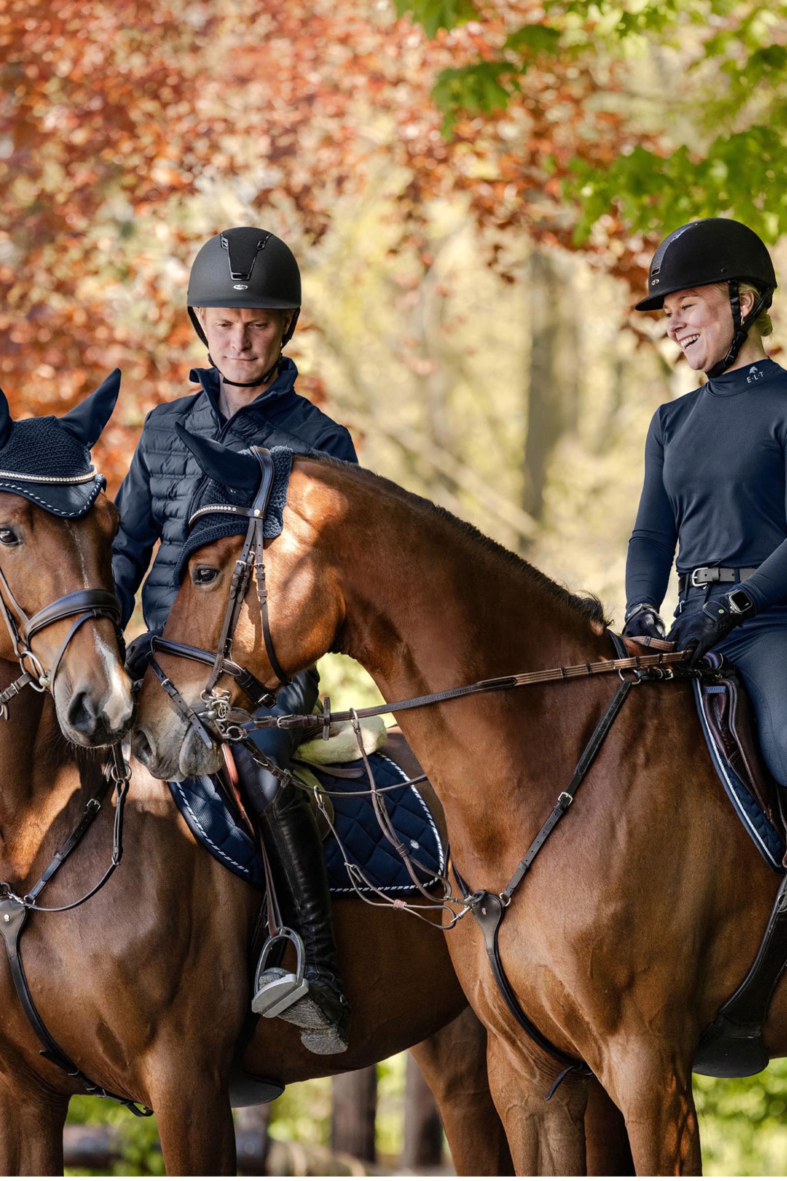 SWING H22 Mat/Velvet ratsastuskypärä