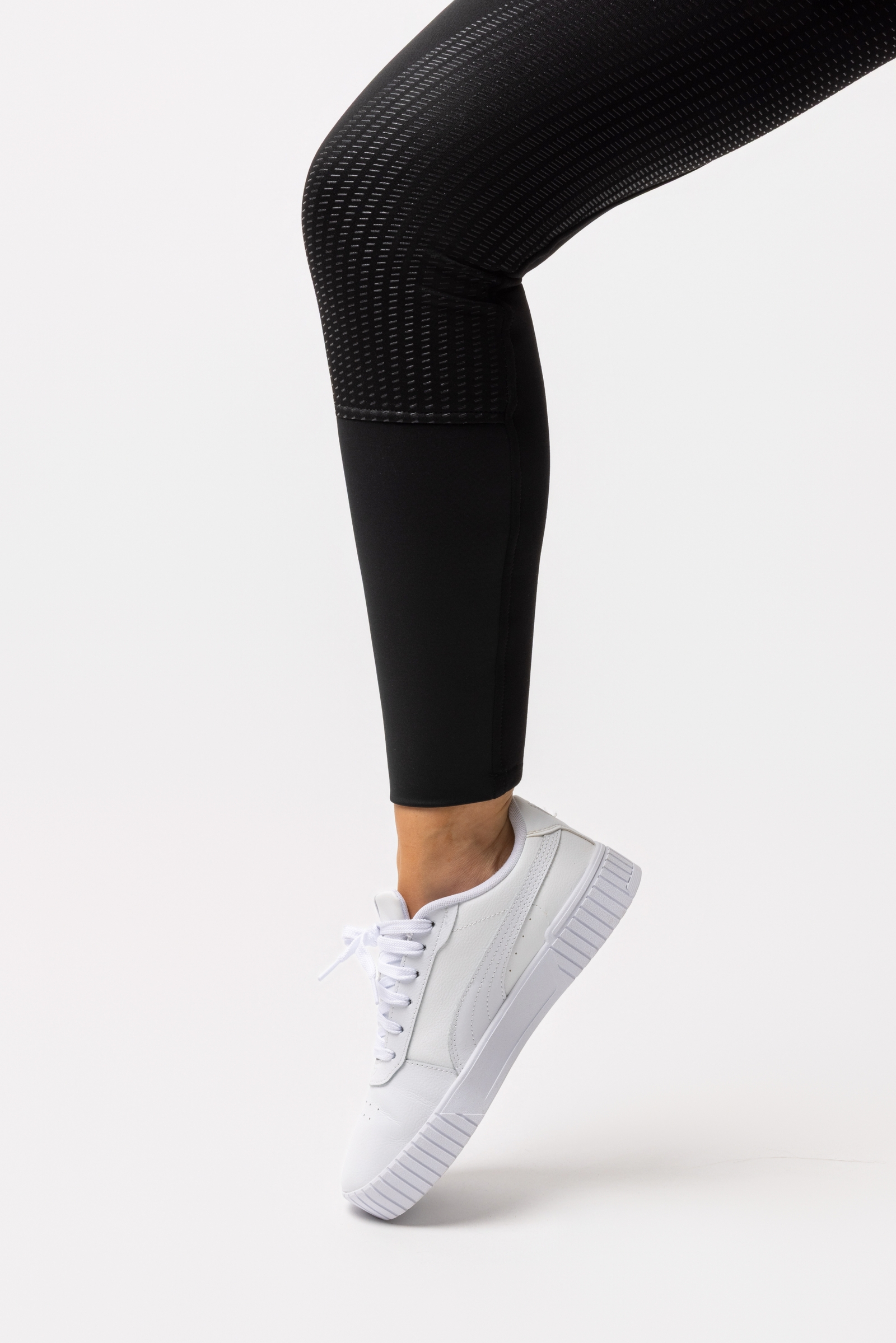 Horze Mira naisten thermo ratsastushousut kokopaikalla