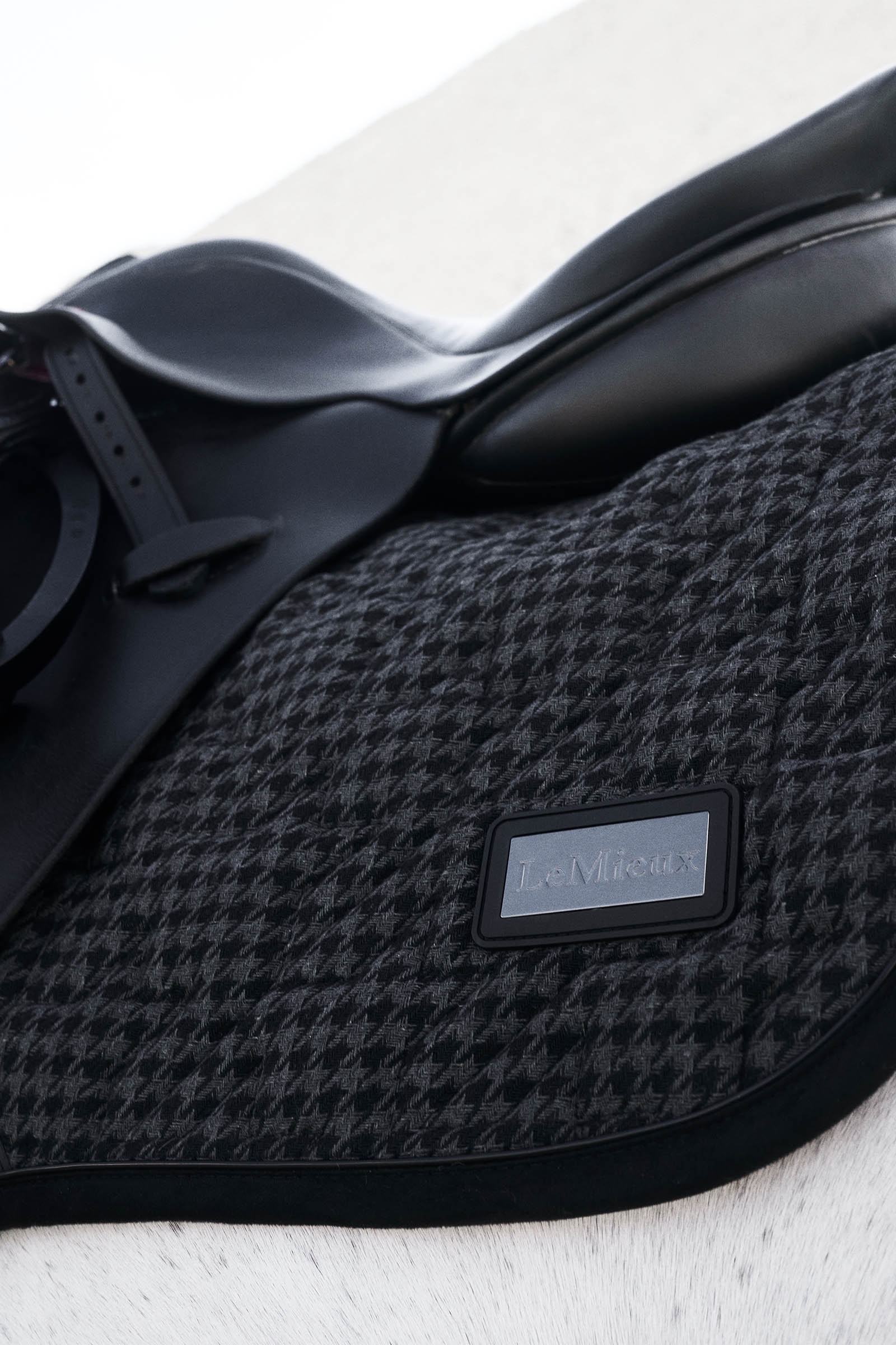 LeMieux Aspen Close Contact Satulatyyny