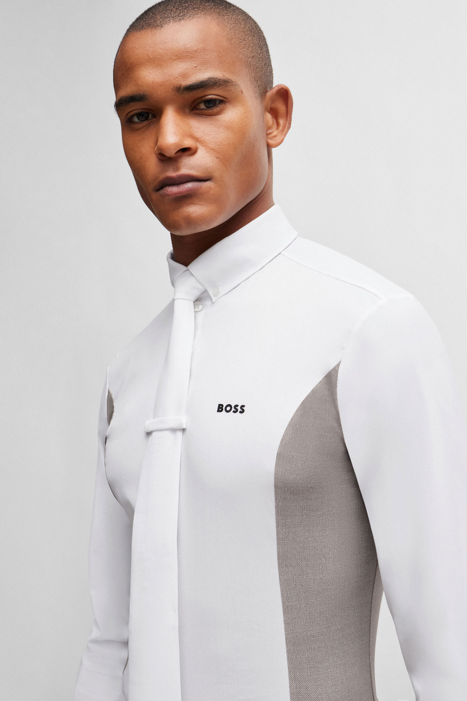 Boss Norman n&auml;yttelypaita sivupaneelilla