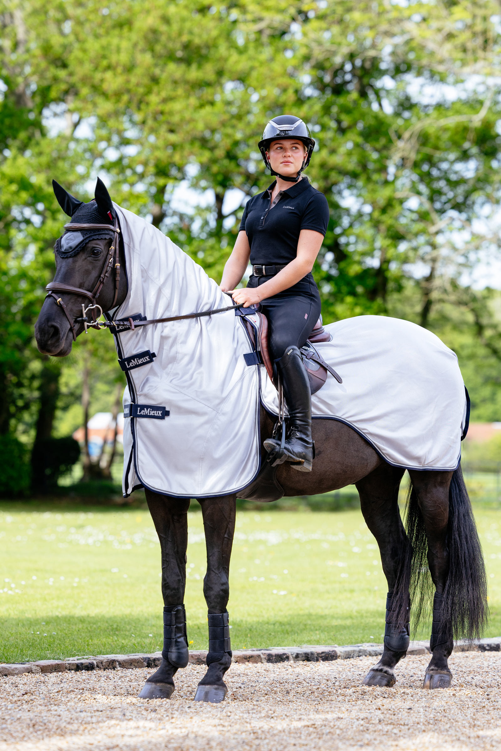 LeMieux Ride On ratsastusk&auml;rp&auml;ssuoja irrotettavalla kaula- ja olkaosalla
