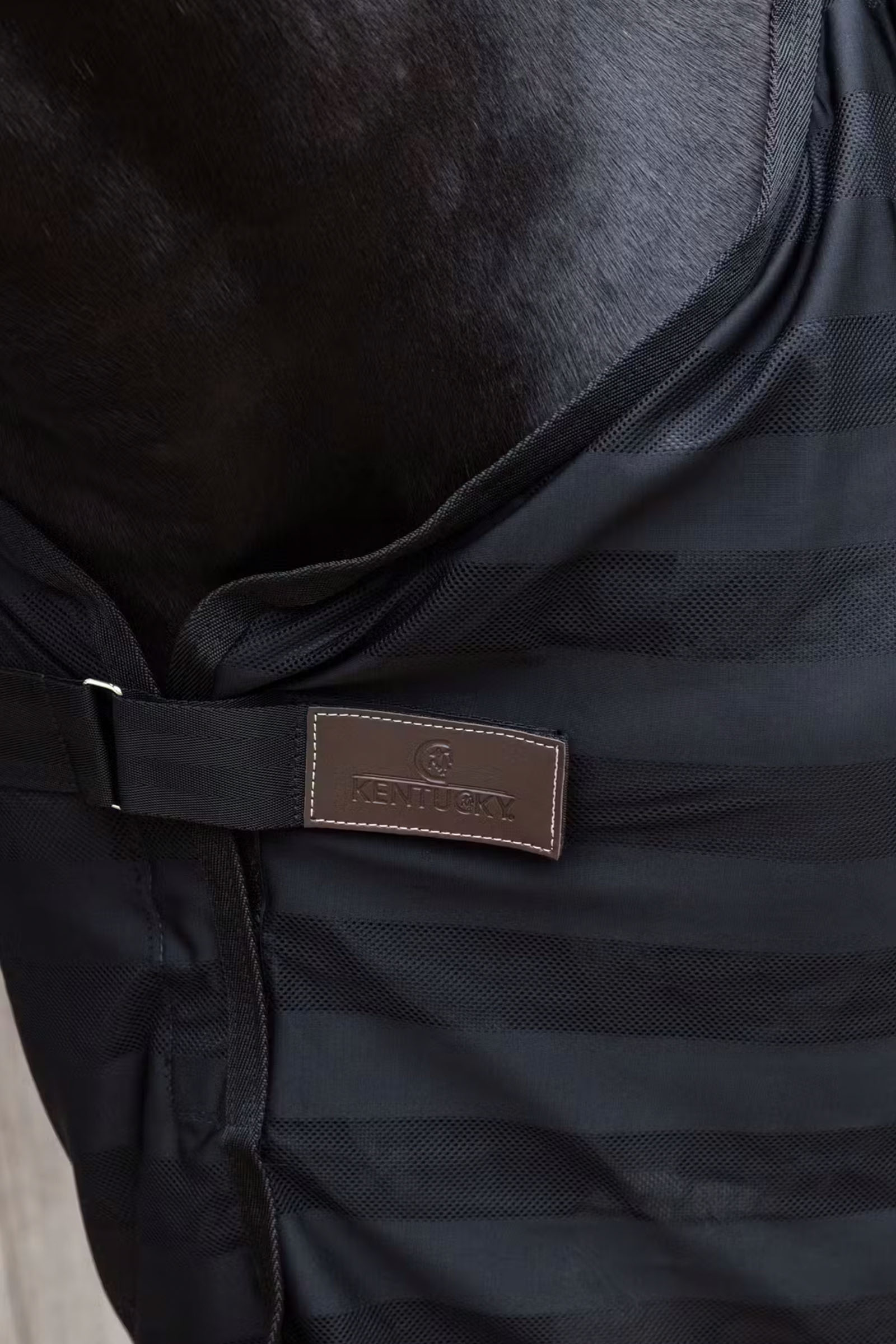 Kentucky Horsewear kevyt raidallinen kärpässuojaloimi verkkokankaasta