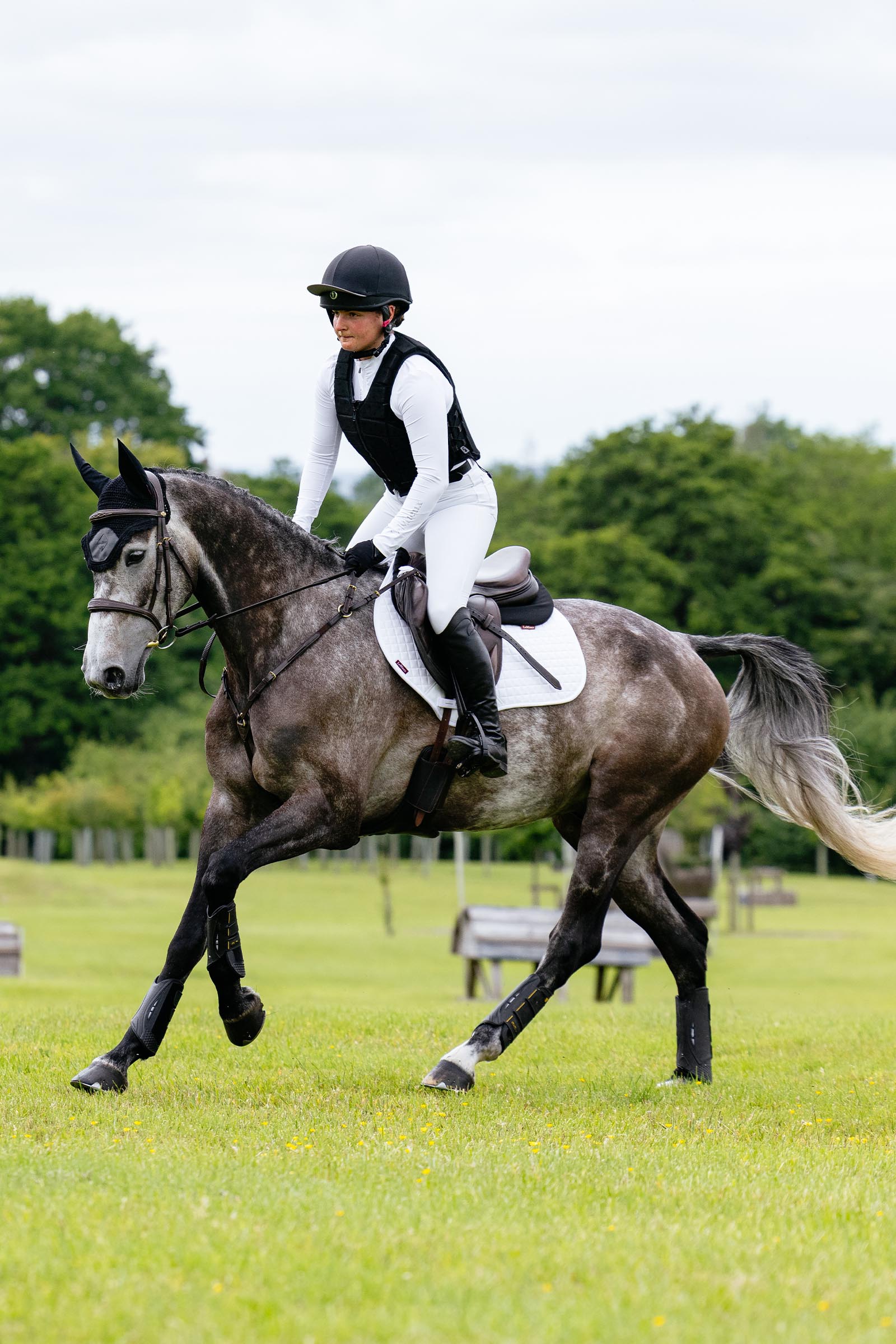 LeMieux Suede Close Contact esteratsastus satulahuopa