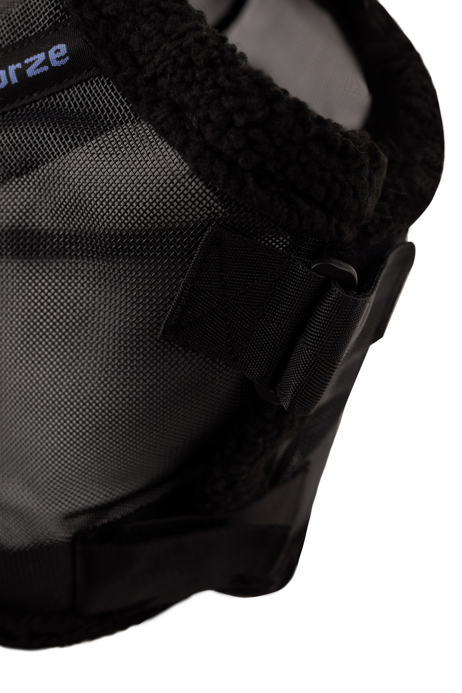 Horze kärpäshuppu tukikaarella