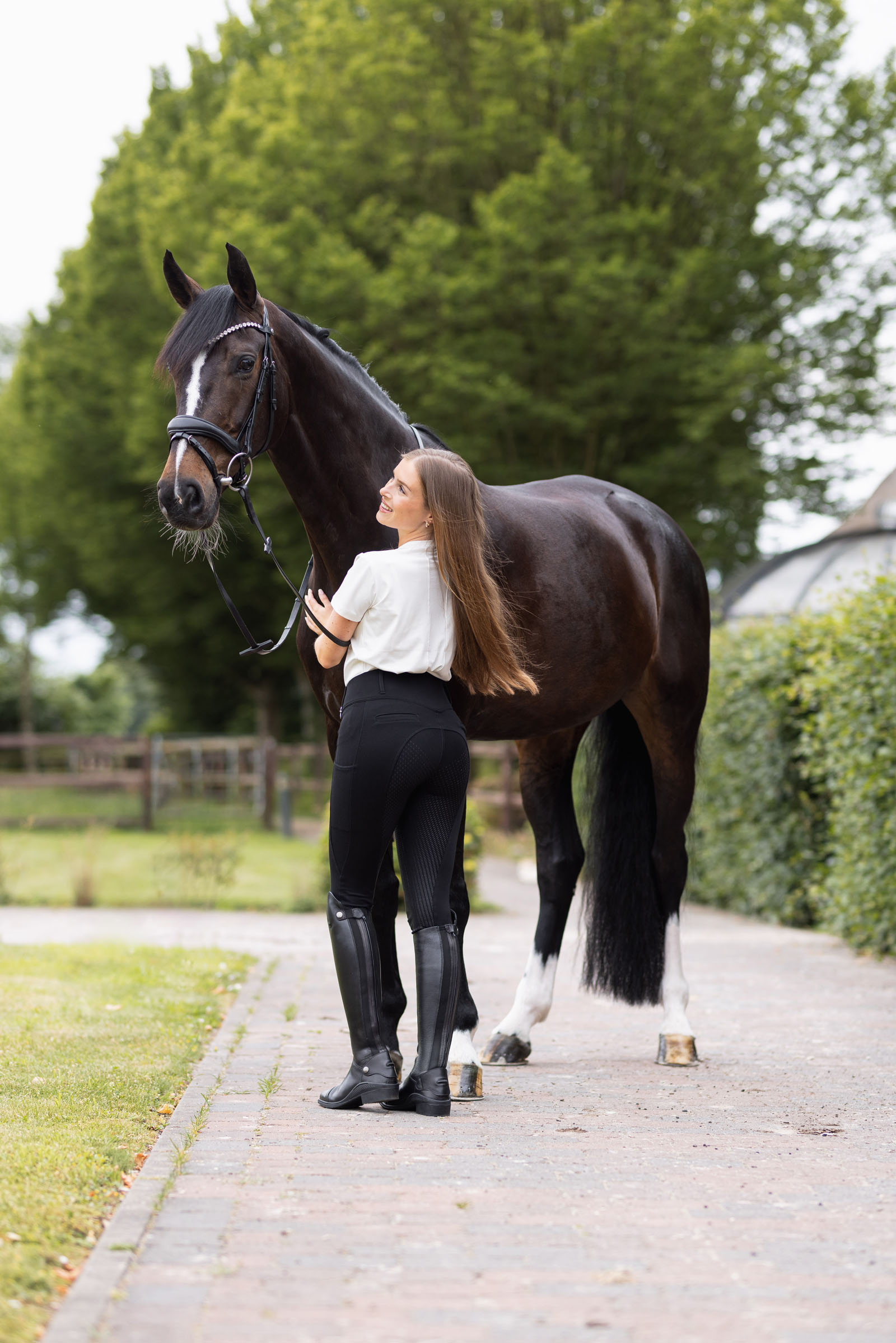 Horze Mira naisten kokopaikkaiset ratsastushousut silikonigripeill&auml; ja korkealla vy&ouml;t&auml;r&ouml;ll&auml;