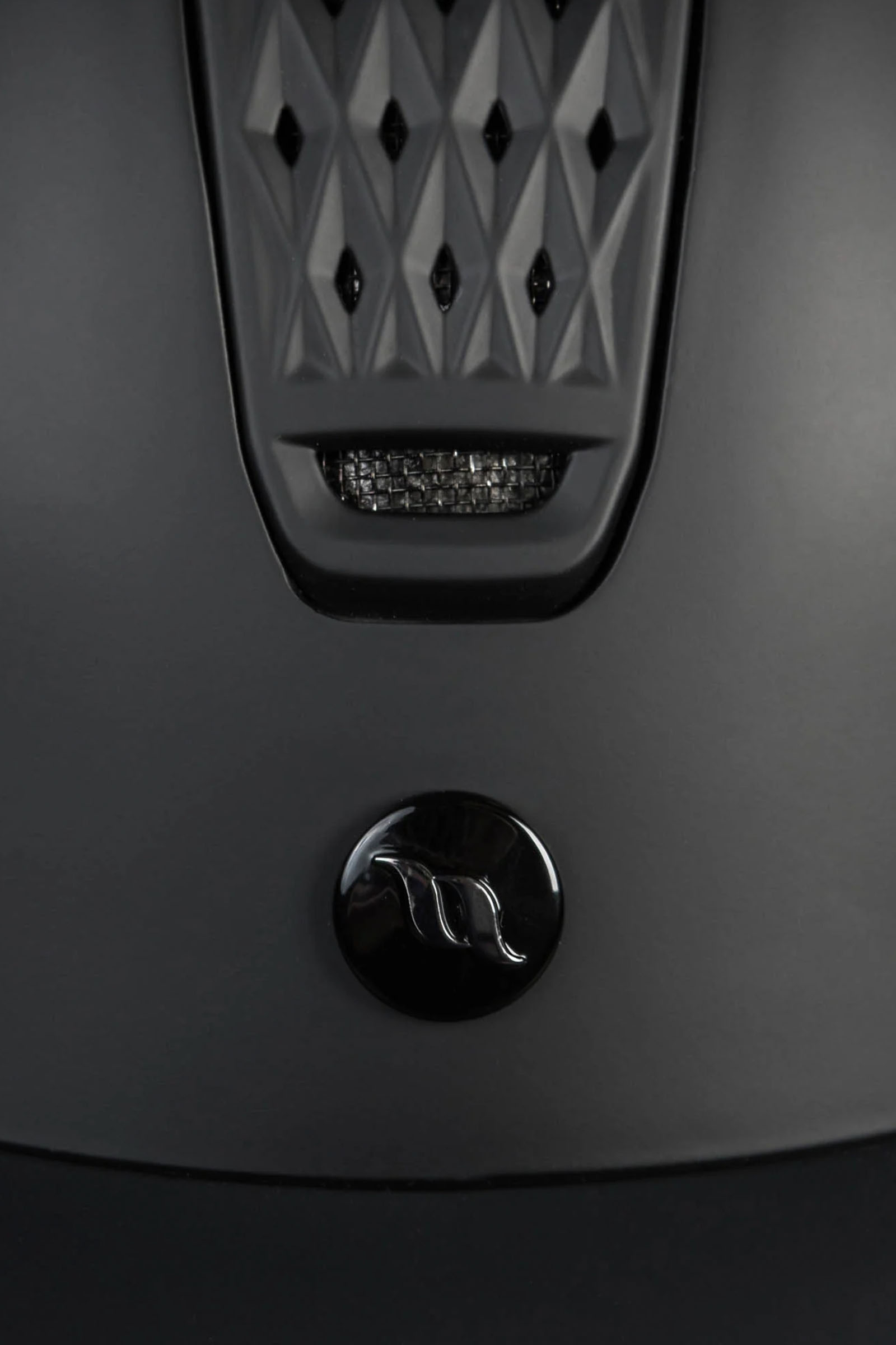 Back on Track Silves ratsastuskyp&auml;r&auml; sile&auml;ll&auml; yl&auml;osalla